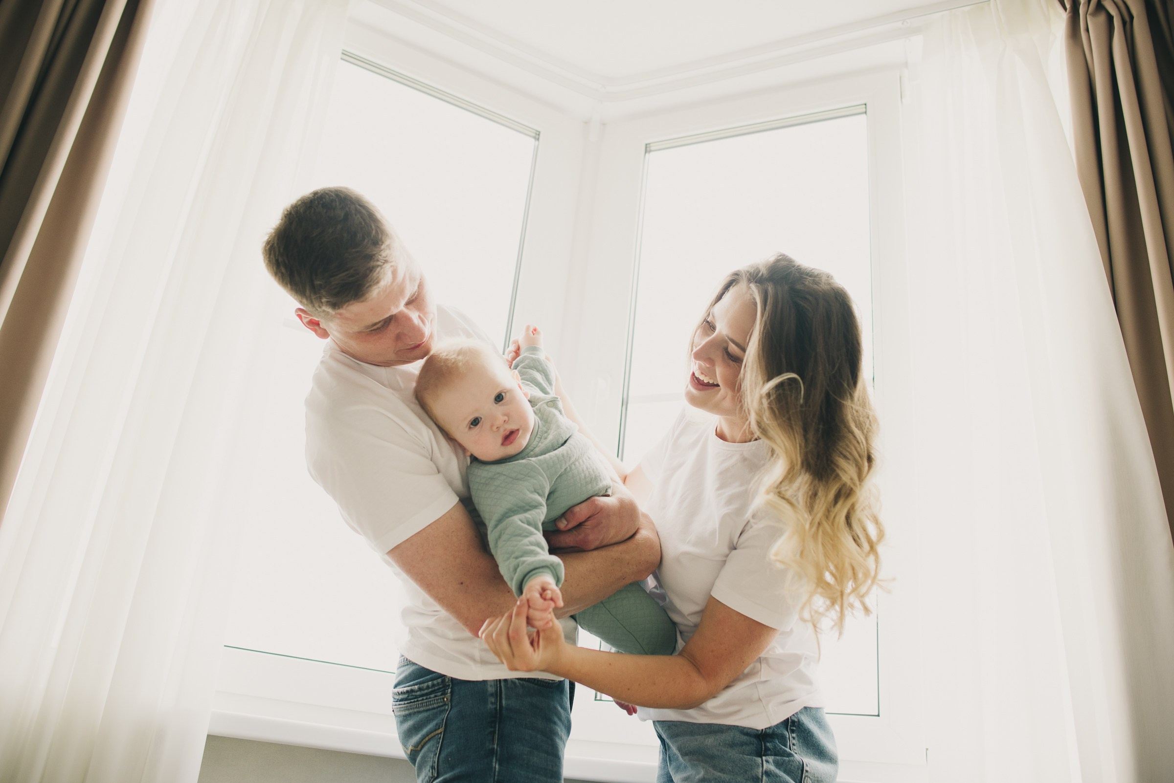 Наш мир — маленький ты!. Фотограф в Москве новорожденные свадьбы семьи Дарья Ларионова