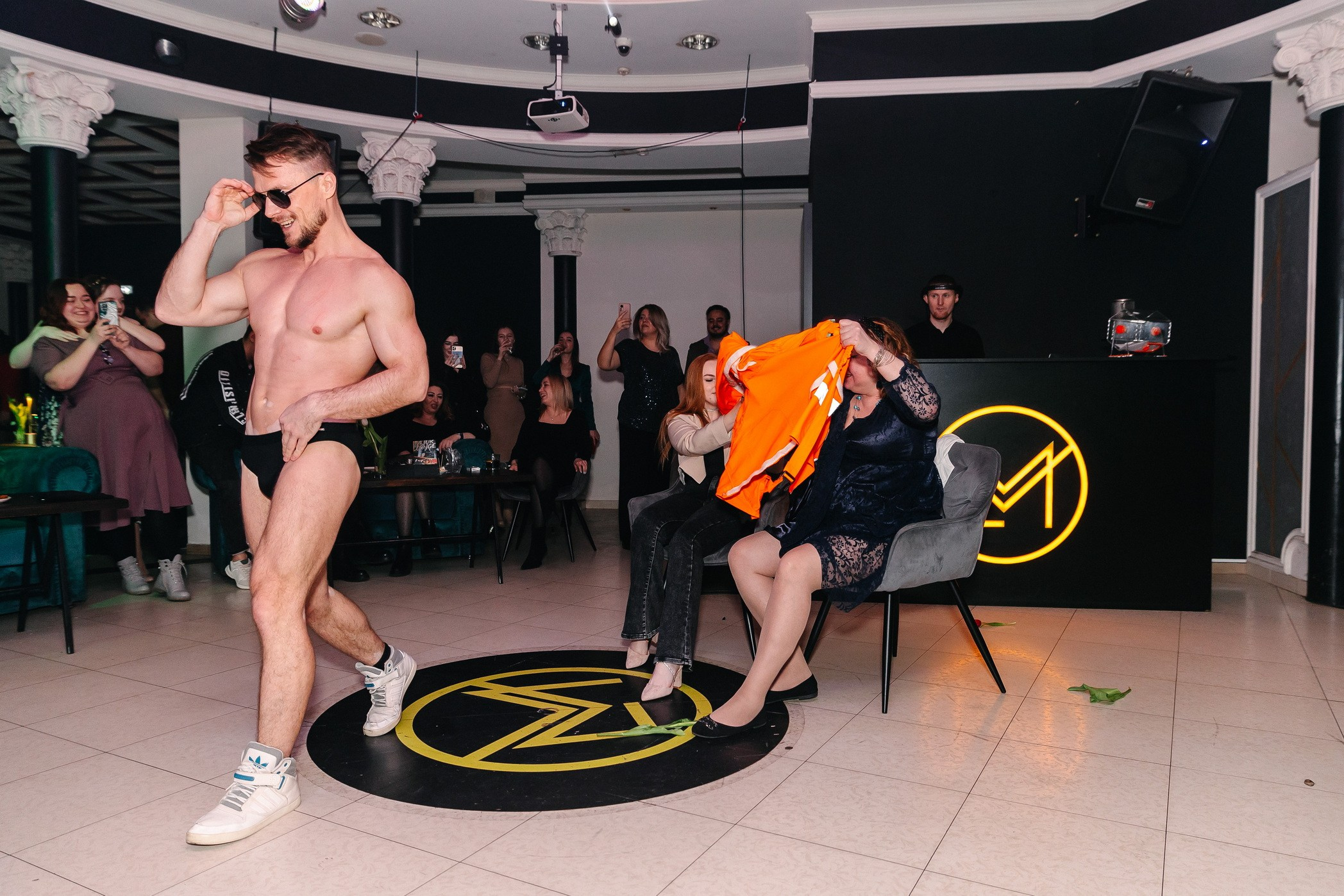 8 марта в лаунж-баре Major 2024. Свадебный, семейный и детский фотограф в Калининграде Елена Кравцова