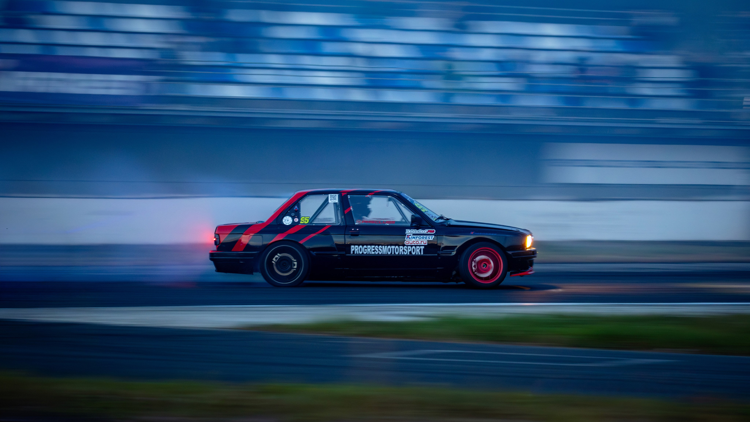 ADM Drift Contest Final 2025. Rusty Photographer