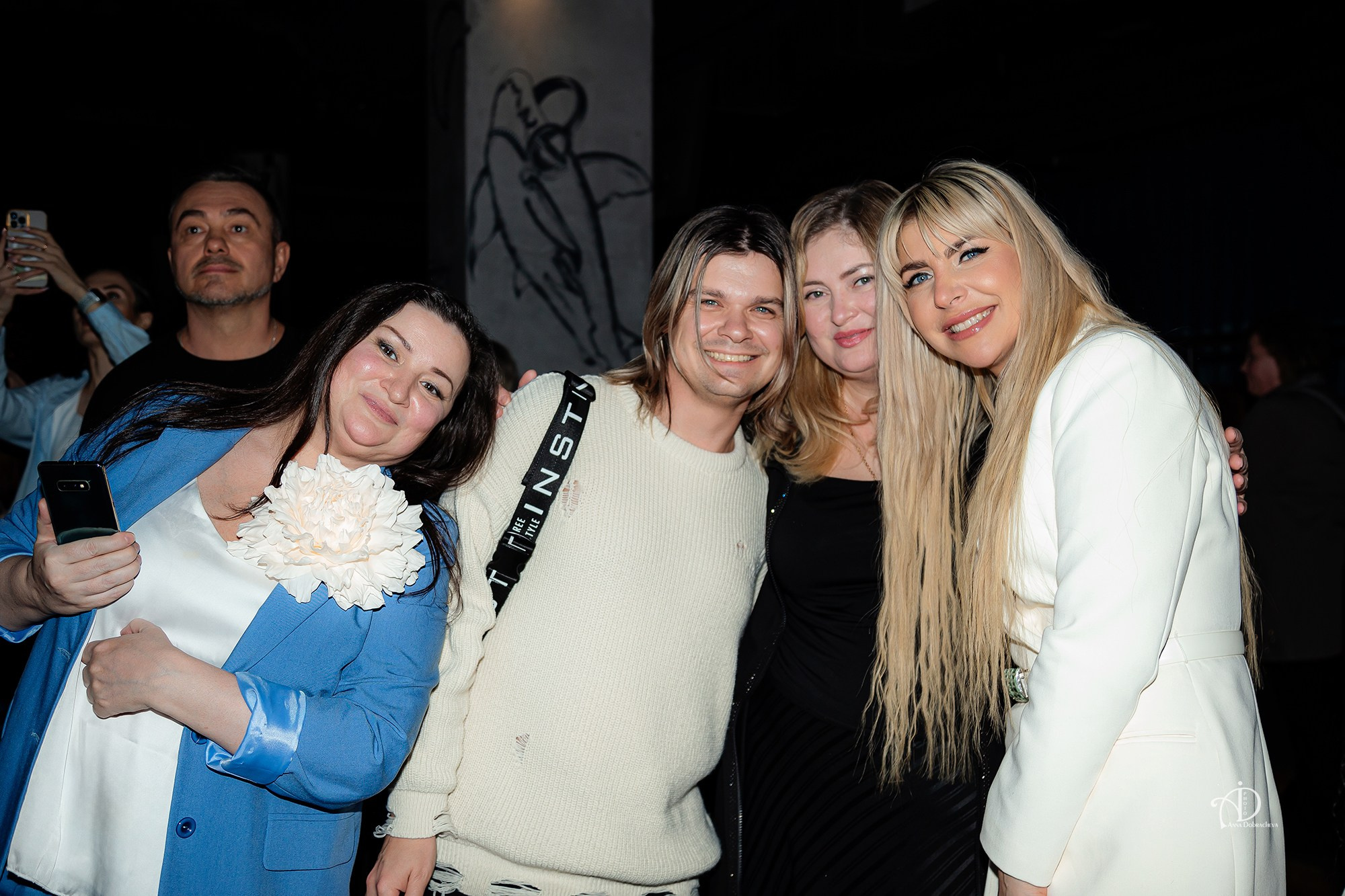 «ГОРЯЧАЯ ПРЕМЬЕРА» от телеканалов RUSSIAN MUSICBOX и MUSICBOX GOLD. Фотограф Анна Добрачёва