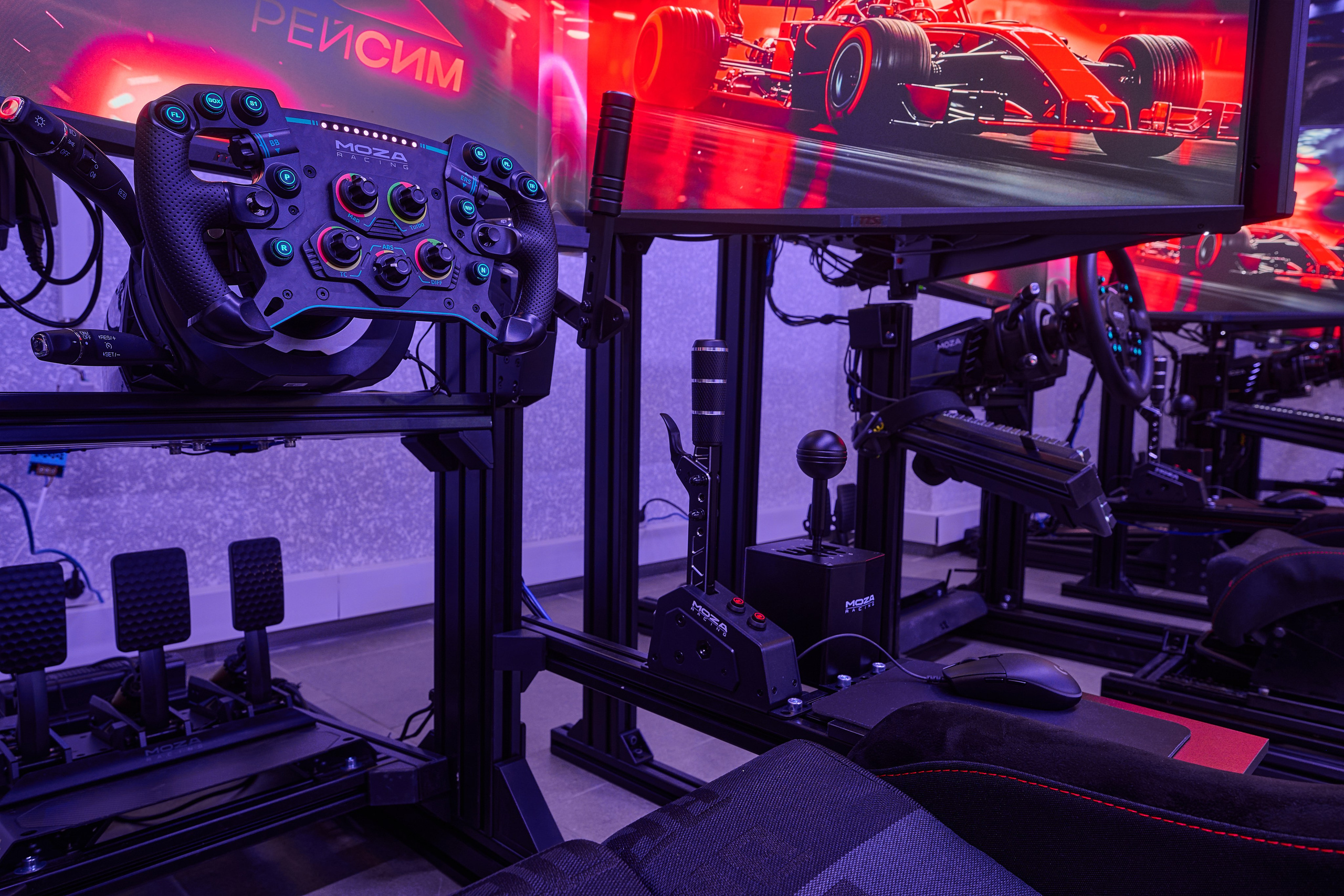 РЕЙСИМ Гоночные автосимуляторы. Интерьерный фотограф в Краснодаре