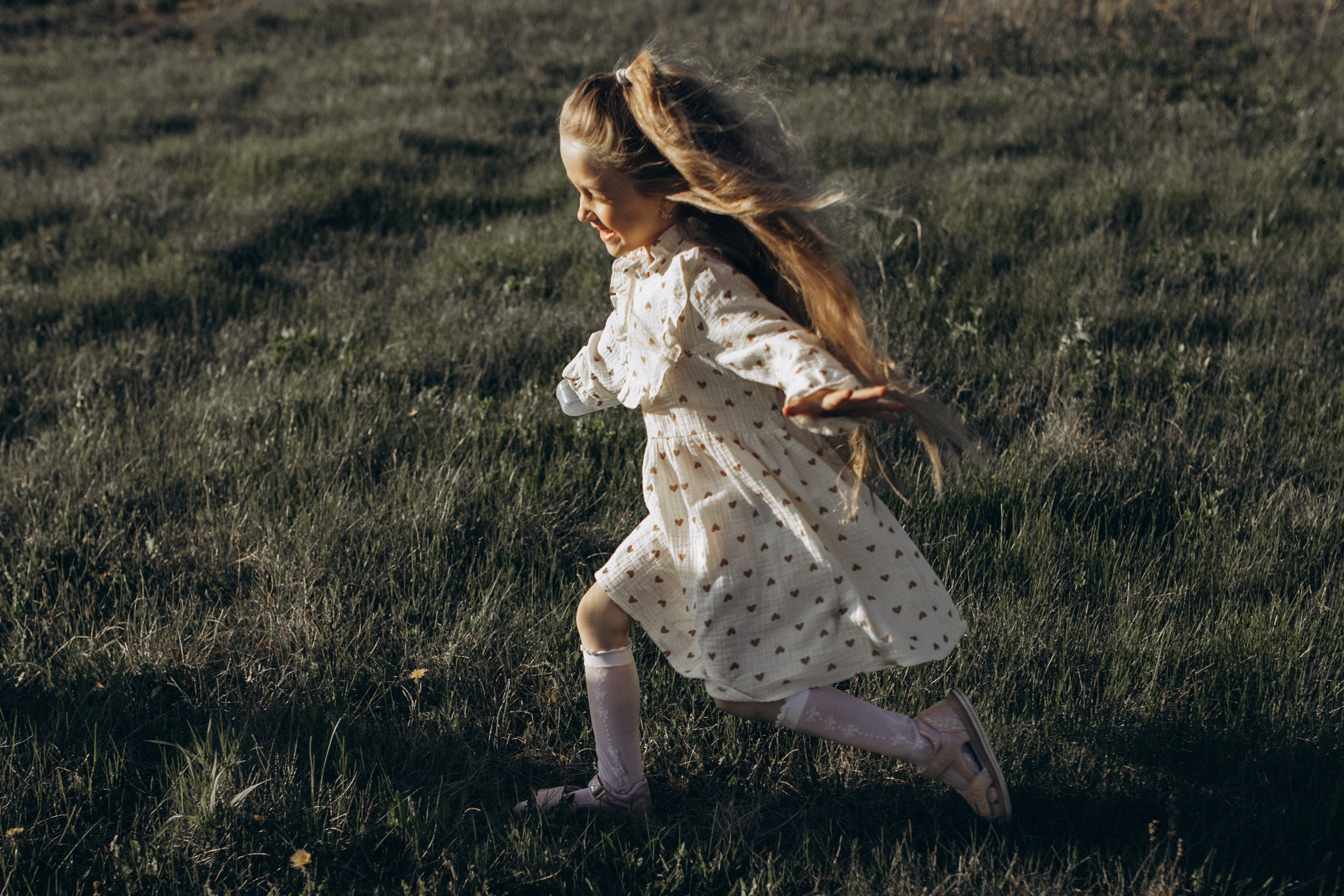 Саша, Миша, Вера и Вика летняя прогулочная съёмка. Семейный фотограф lifestyle в Новосибирске Елена Шпилевая