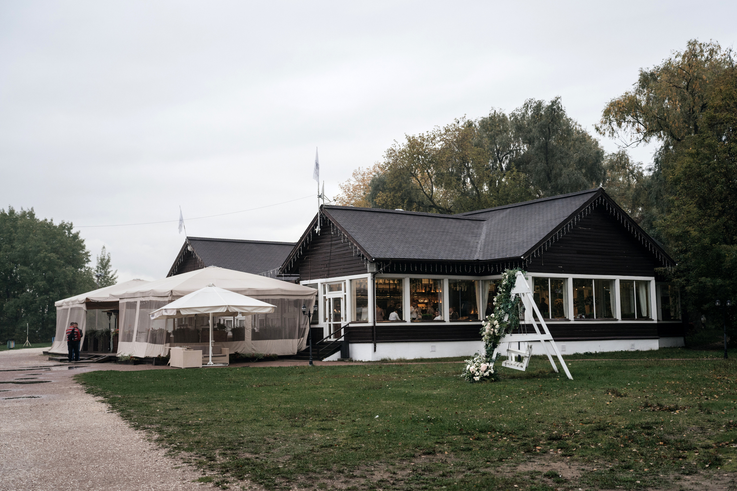 Ресторан «Поместье-Парк». Свадебный фотограф Москва Александра Аверкова