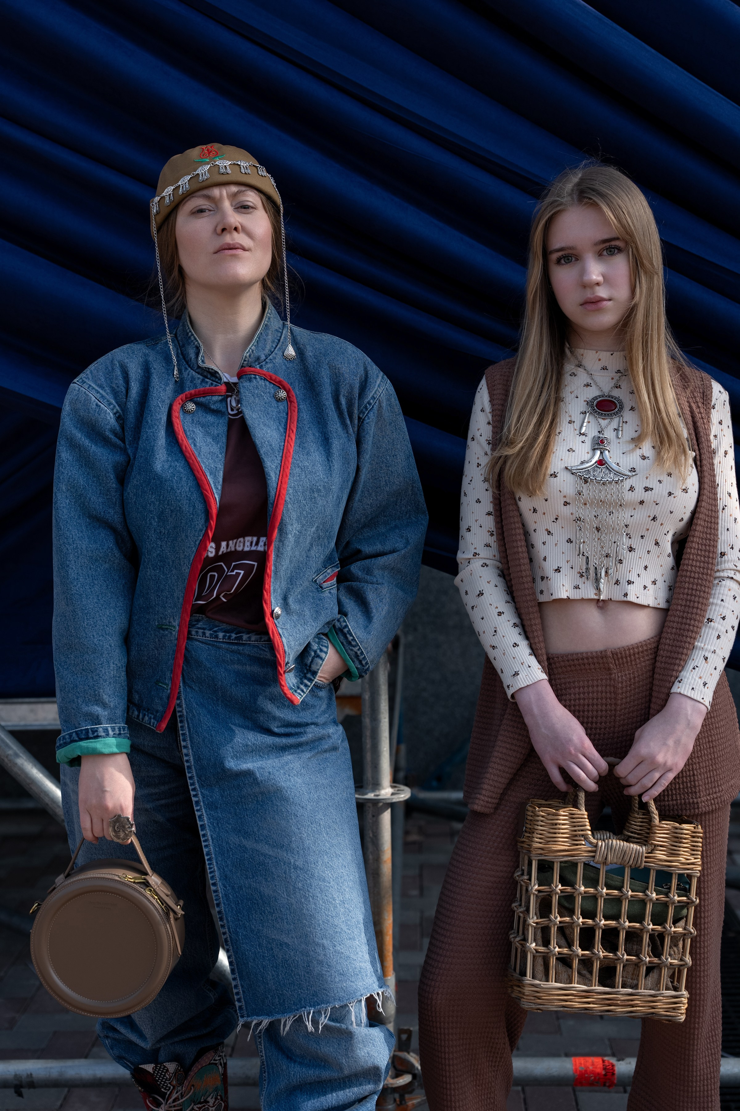 Visa Fashion Week Almaty Pre-Fall 2026 April StreetStyle Day 1. Сайт Алматинского НЮ АРТ, будуар и фэшн фотографа Дениса Карпенко