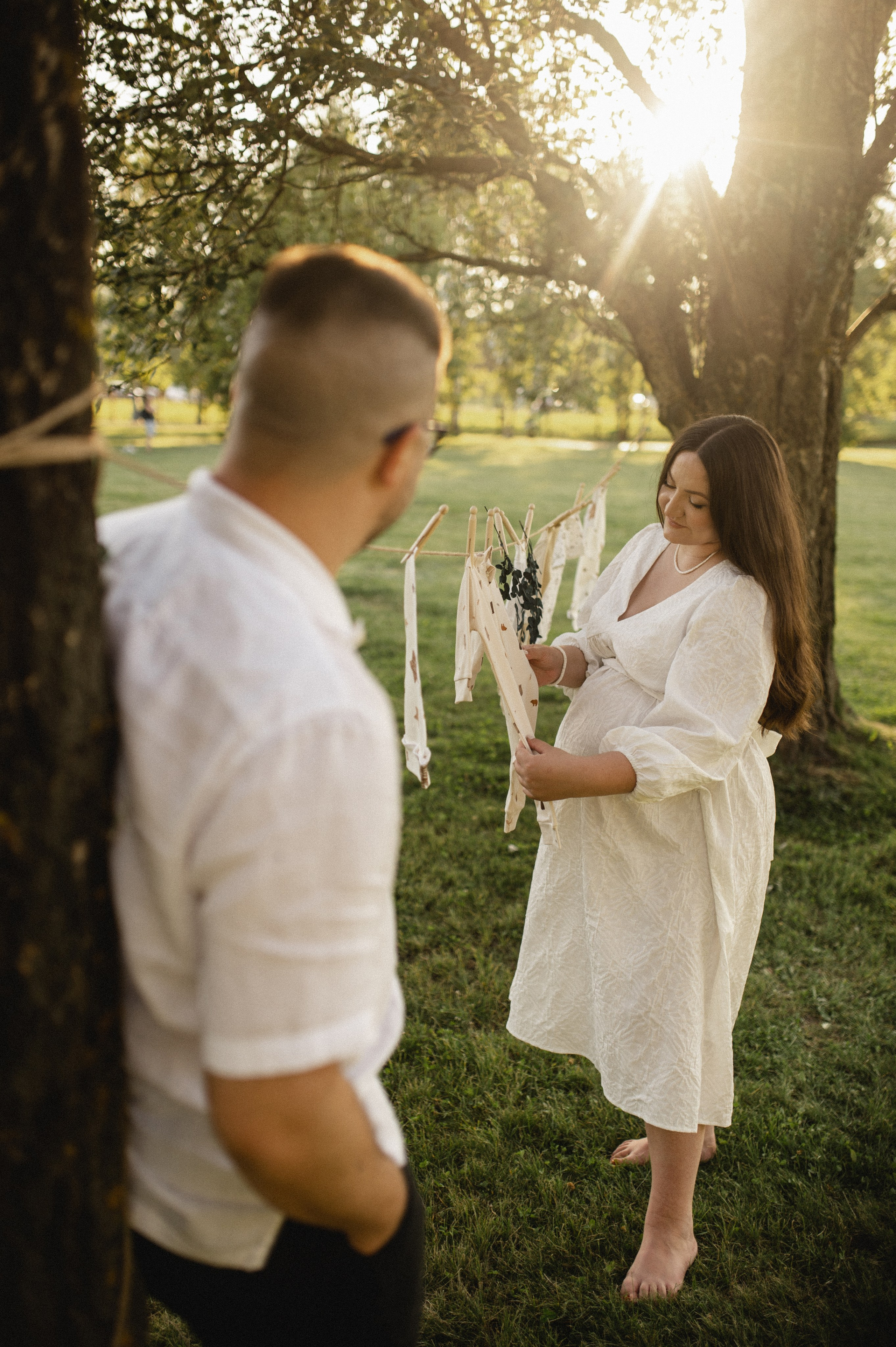 Фотосессия беременности на природе в парке Москвы. Семейная фотосессия Бутово Москва фотограф Алина Морщагина