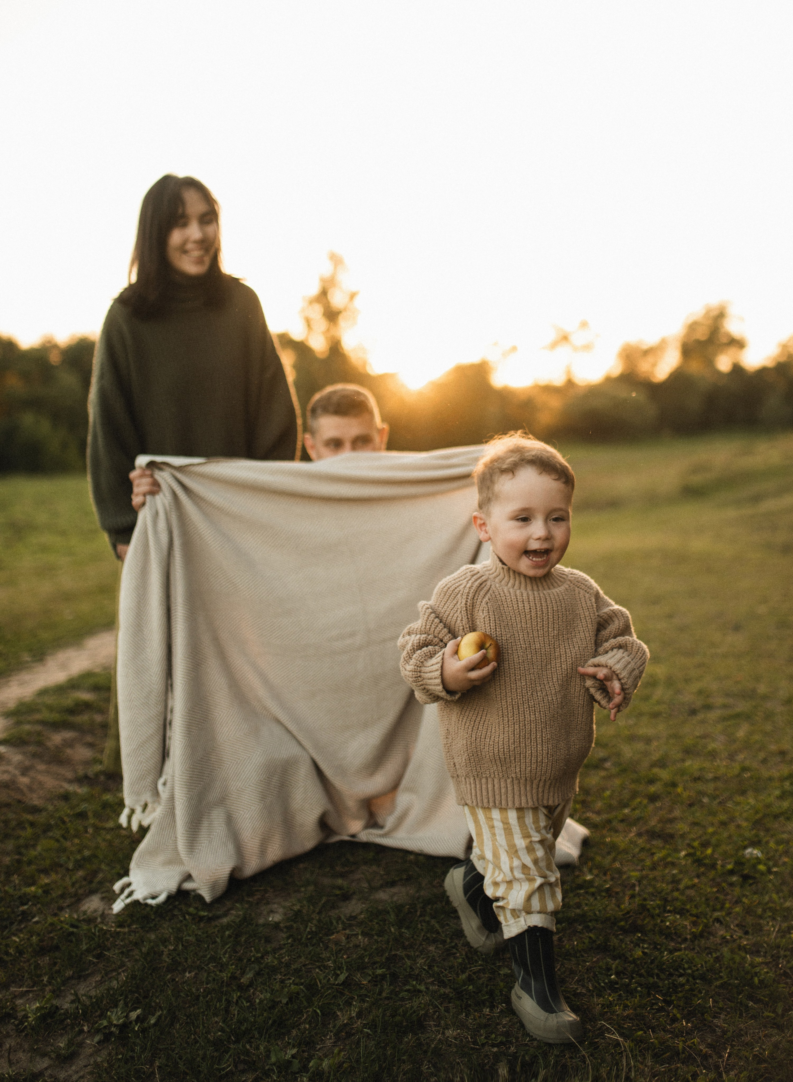 Семейная фотосессия в лесу и парке остафьево с ребенком 2 года