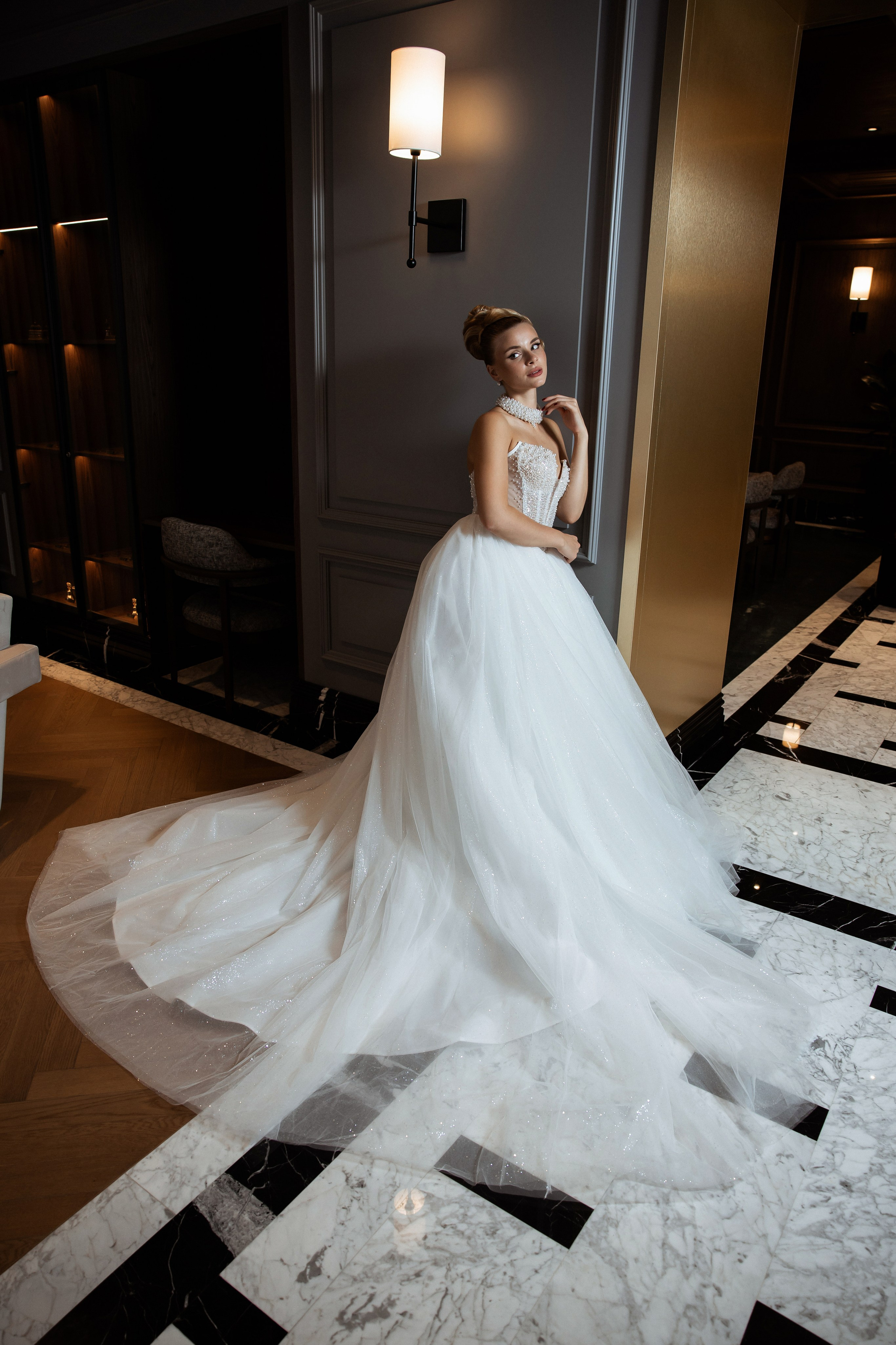 Локация отель Акрон платья салон Свадебный Мир модель Арина. Свадебный и семейный фотограф Татьяна Ласкина в Великом Новгороде