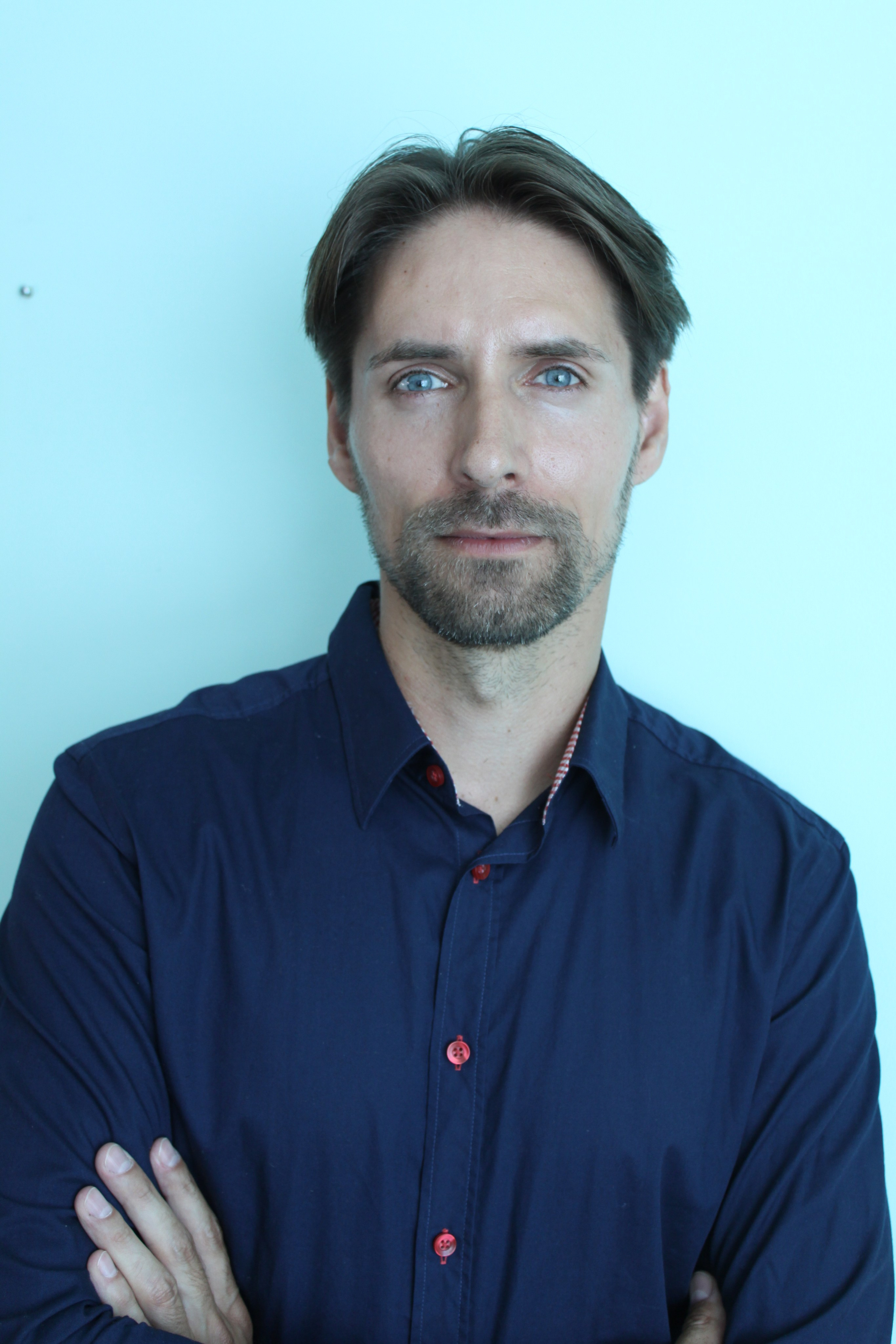 Александр, 187 см, 50-52 р-р. KED Production — продакшн из СПб. Создаём фото, видео и контент, который помогает брендам и селлерам продавать больше