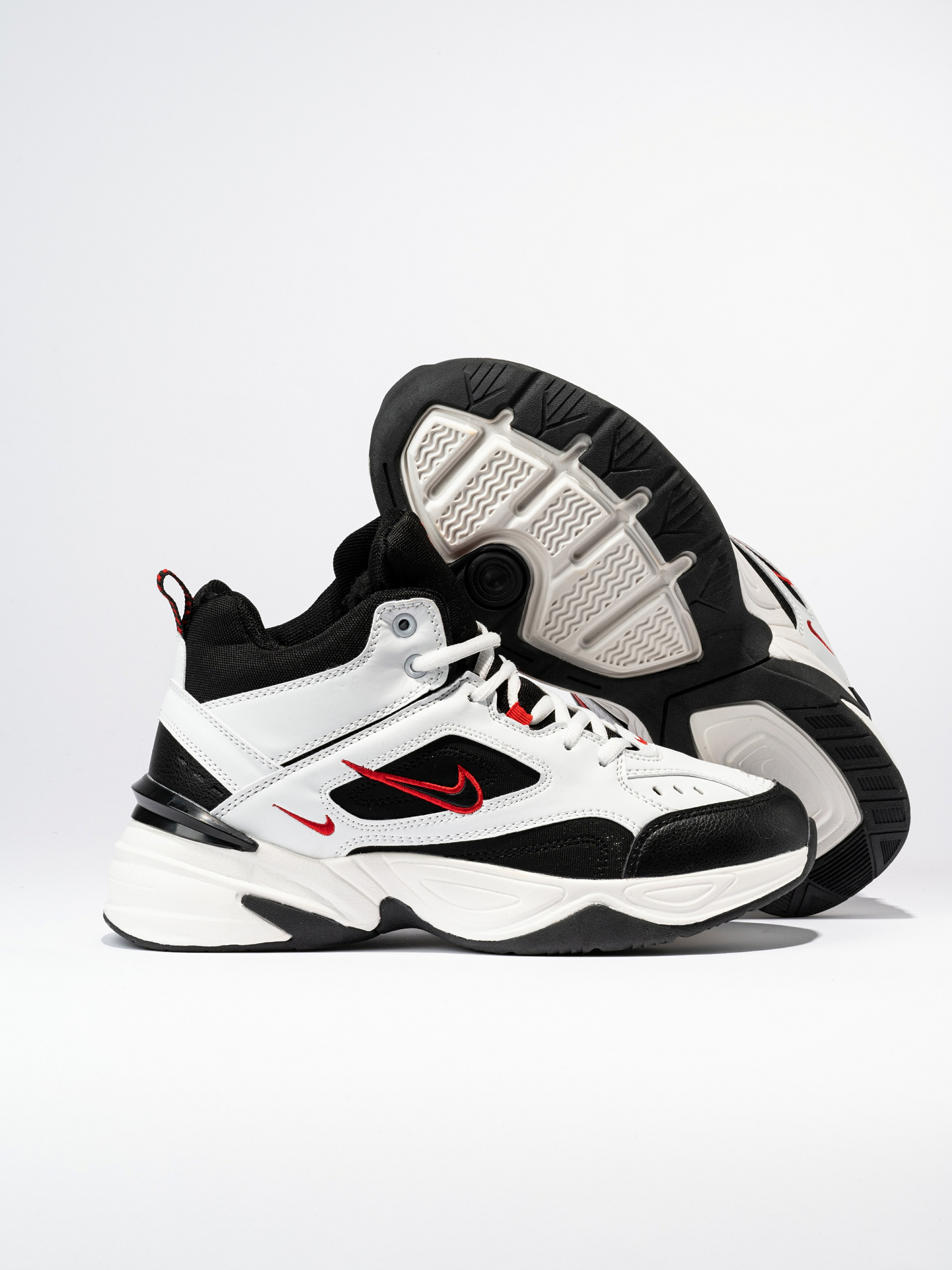 2023.10.24 — Фото кроссовок. Студия рекламной и предметной съемки товаров WELKO Studio