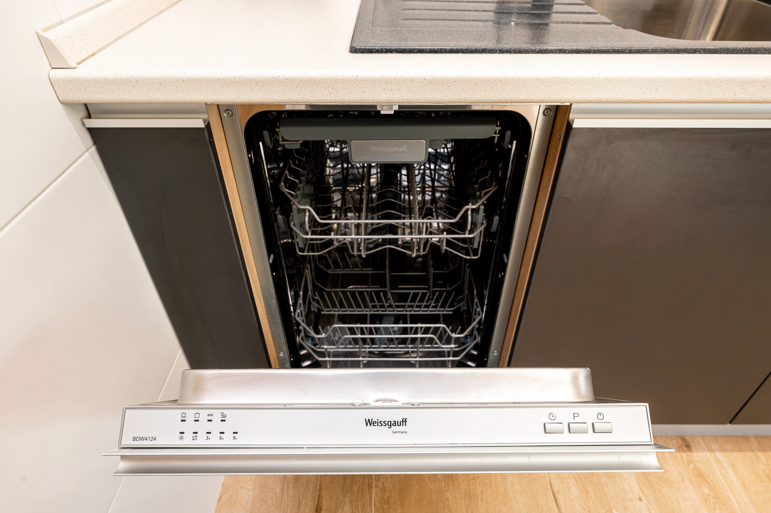 Квартира на Кременчугской. Интерьерный фотограф. Фото- видеосъемка недвижимости Санкт-Петербург