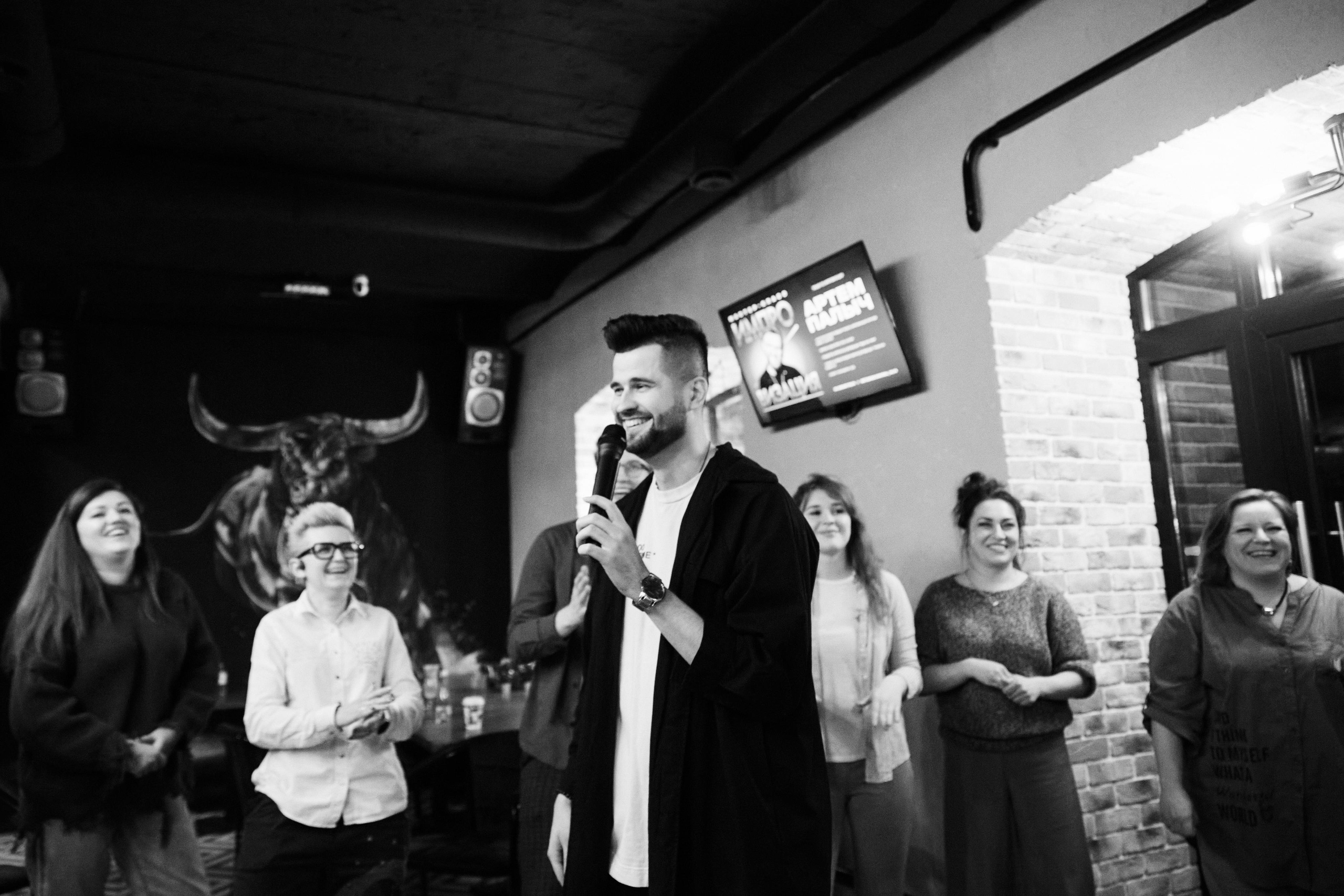 Импровизация у Палыча. Фоторепортаж без цвета. Только эмоции. КонТайм: профессиональная съемка для организаций