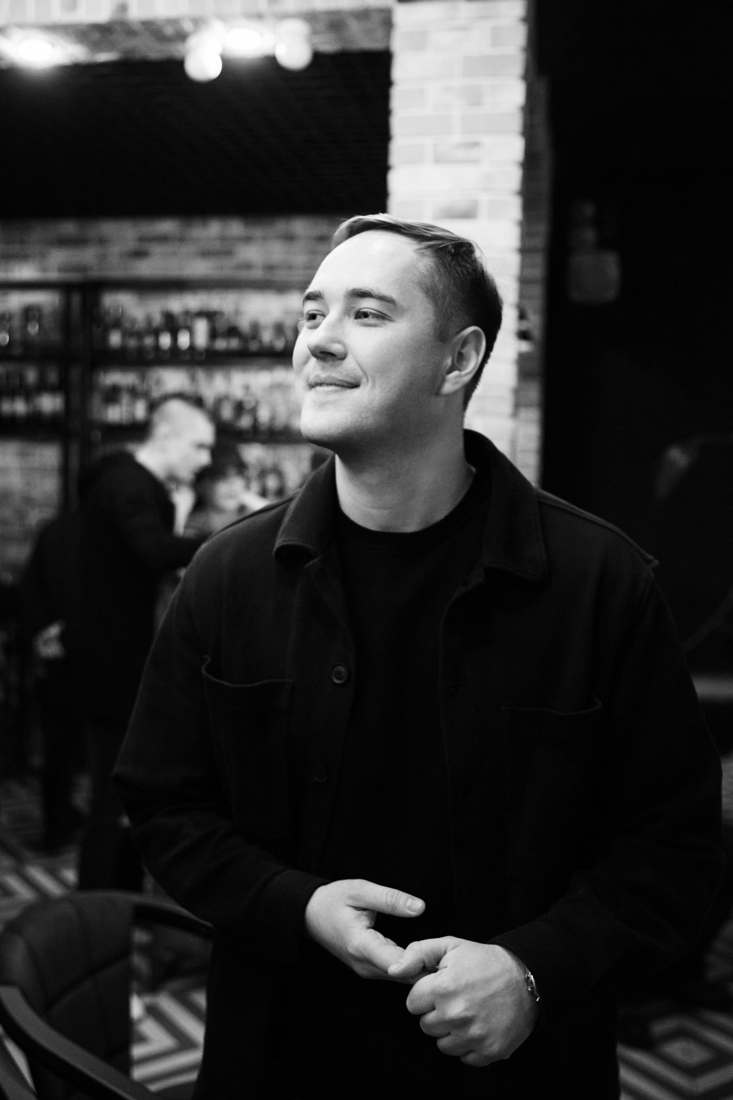 Импровизация у Палыча. Фоторепортаж без цвета. Только эмоции. КонТайм: профессиональная съемка для организаций