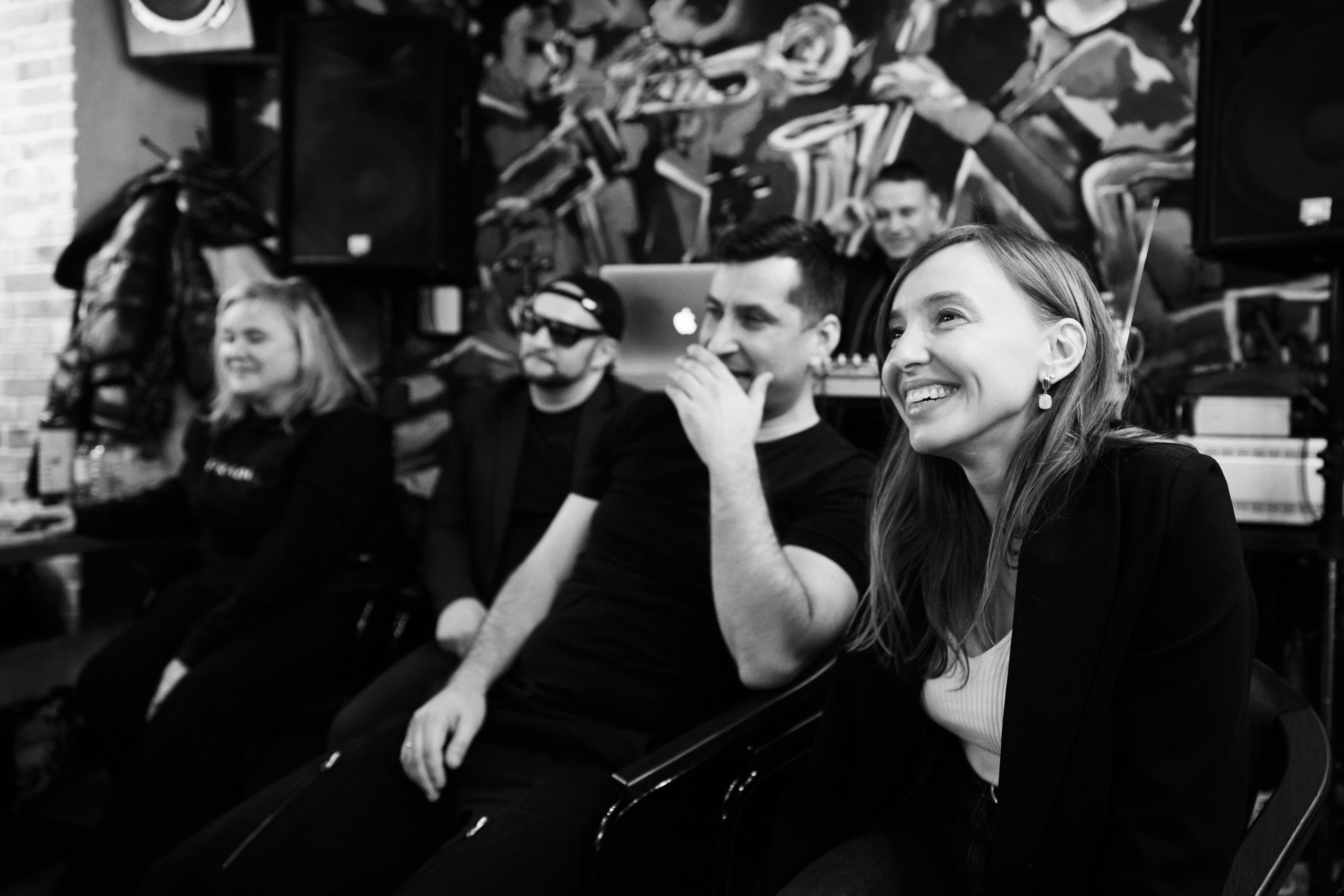 Импровизация у Палыча. Фоторепортаж без цвета. Только эмоции. КонТайм: профессиональная съемка для организаций