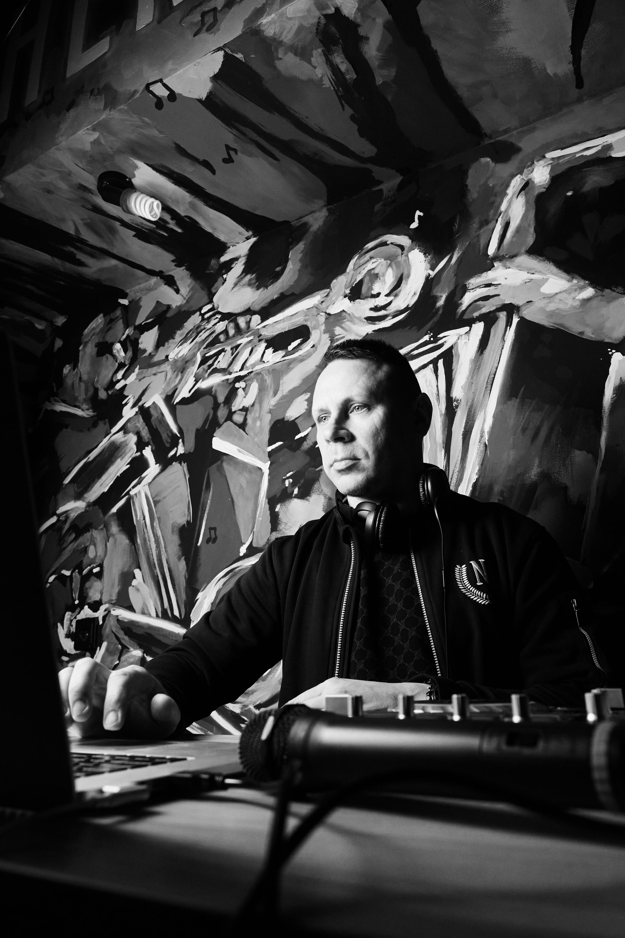 Импровизация у Палыча. Фоторепортаж без цвета. Только эмоции. КонТайм: профессиональная съемка для организаций