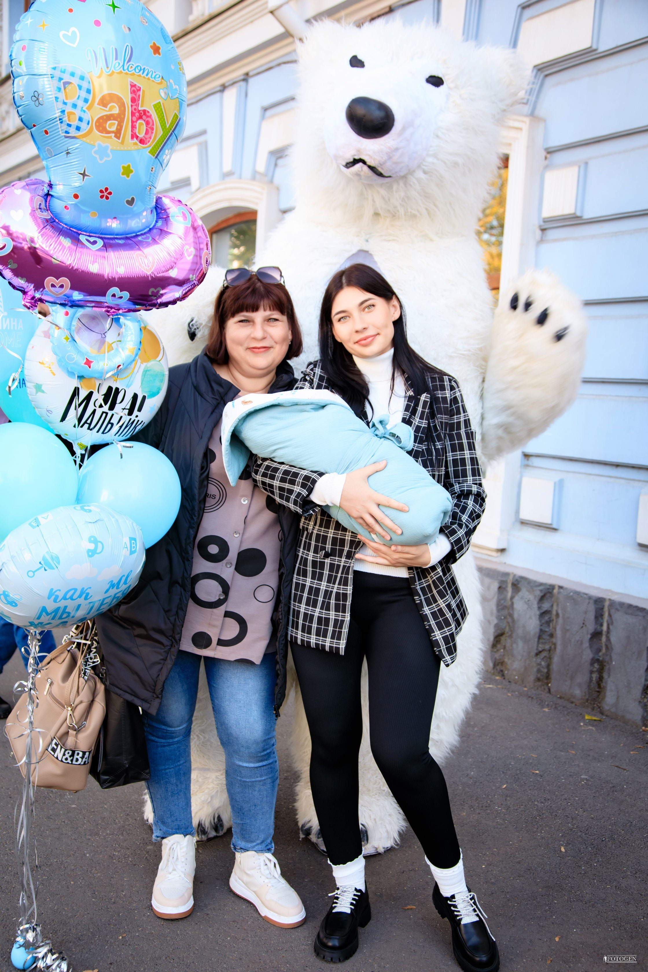 Фотосессия выписки из роддома в Краснодаре | Портфолио Fotogen. Интерьерная фотостудия FOTOGEN г. Краснодар