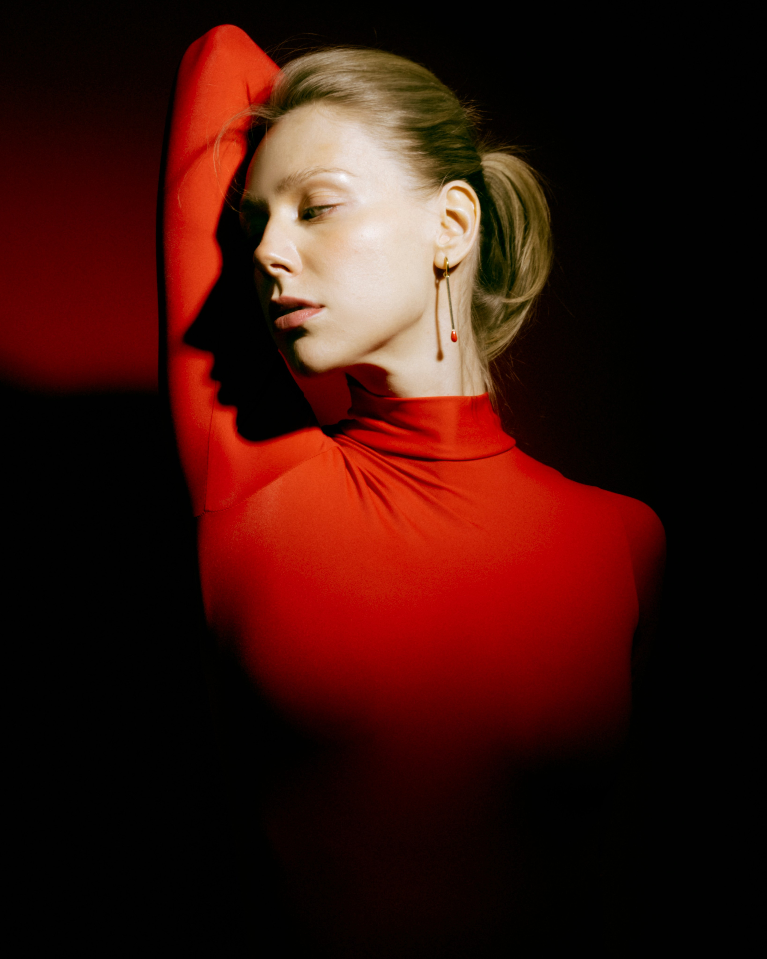 Red pregnancy. Фотограф для людей и их брендов