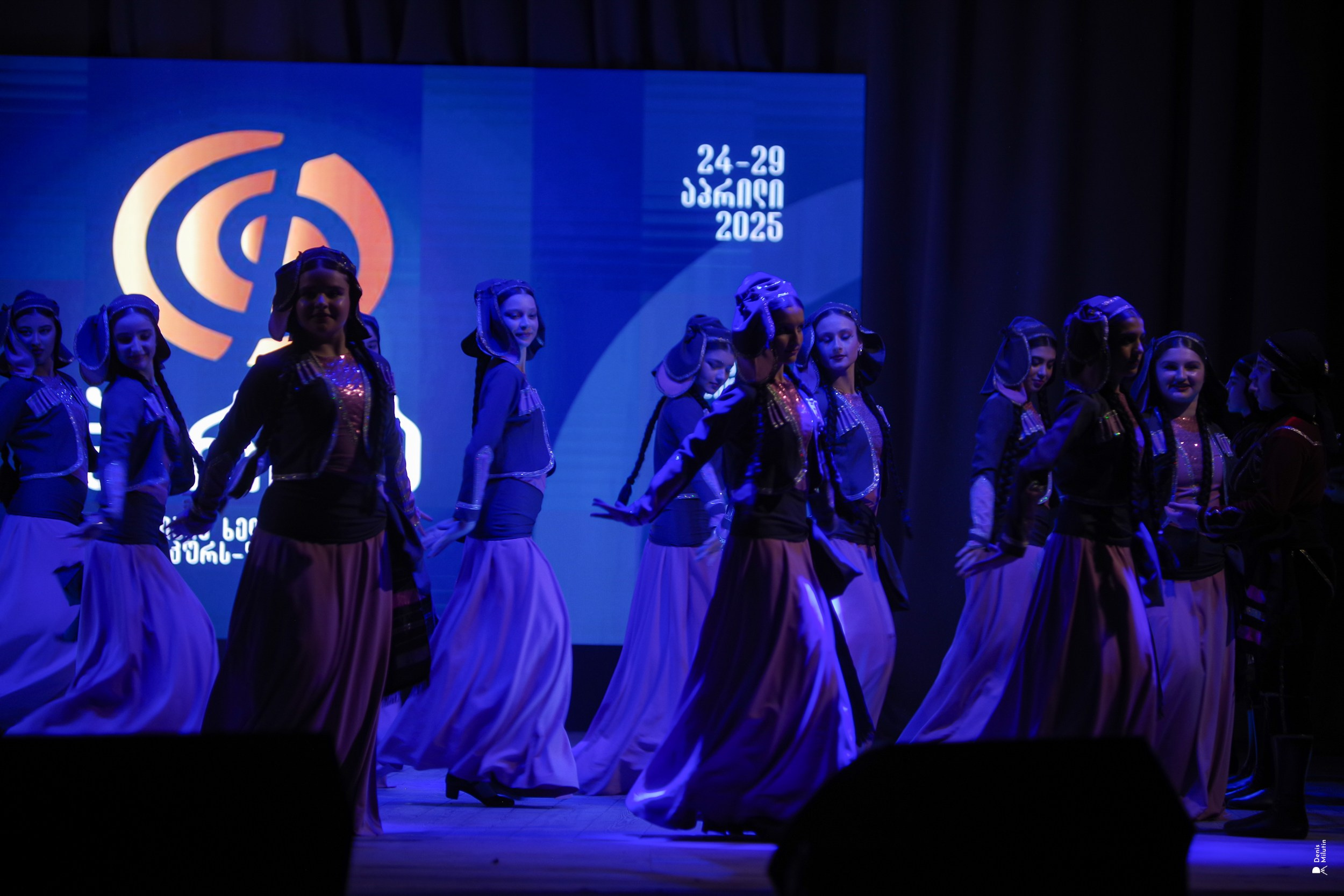 Танцы в Хоби. Портретный фотограф Денис Милютин