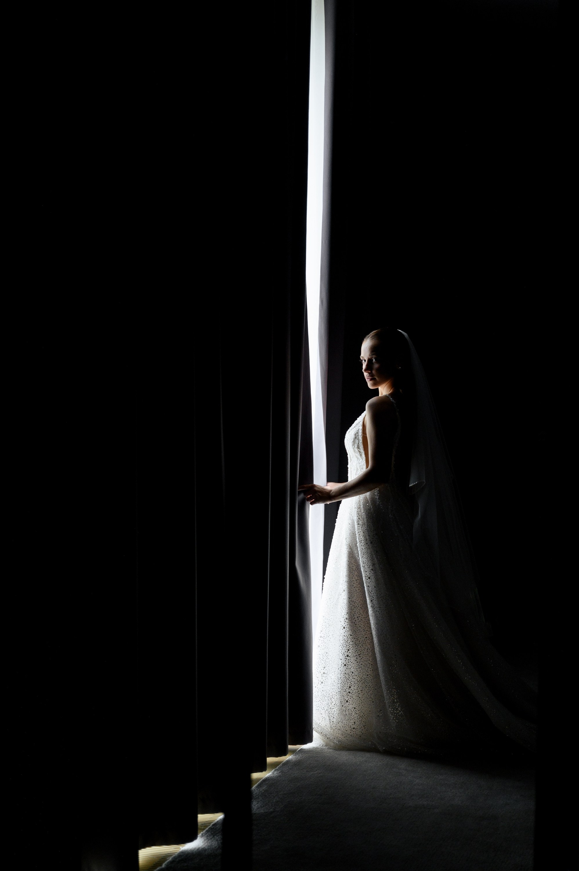 Антон и Виолета. Zhulanovilya