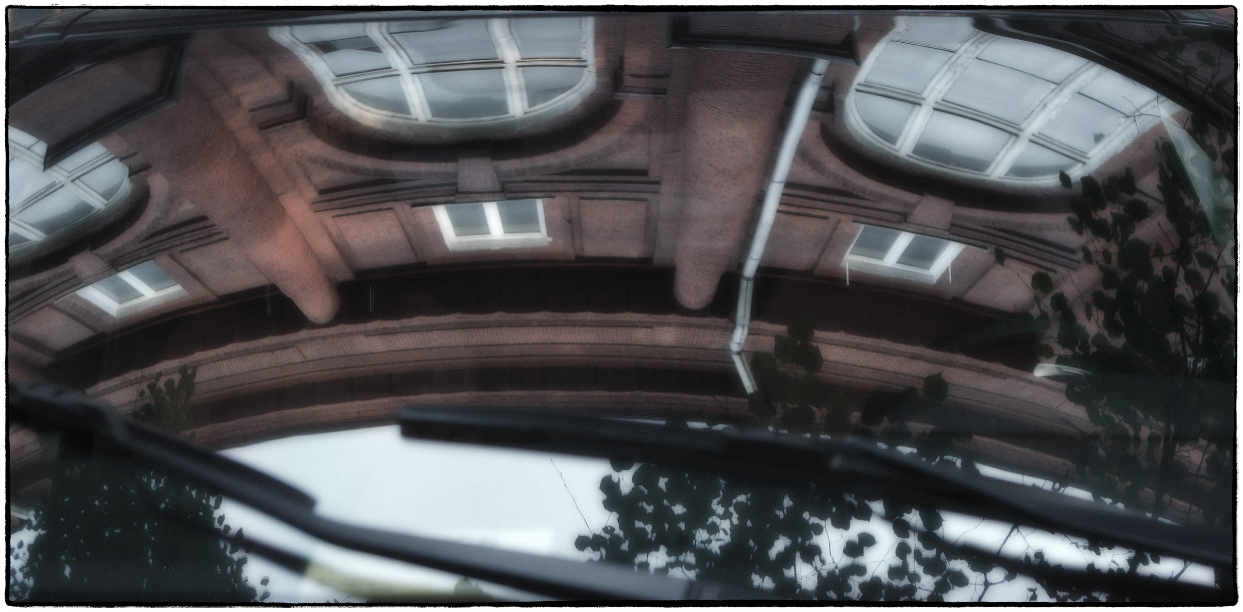 Фотографии сделанные на улицах городов. Профессиональный фотограф Игорь Пискарев в Москве. Студийная и выездная съёмка. Портретная и предметная съёмка. Авторская фотография