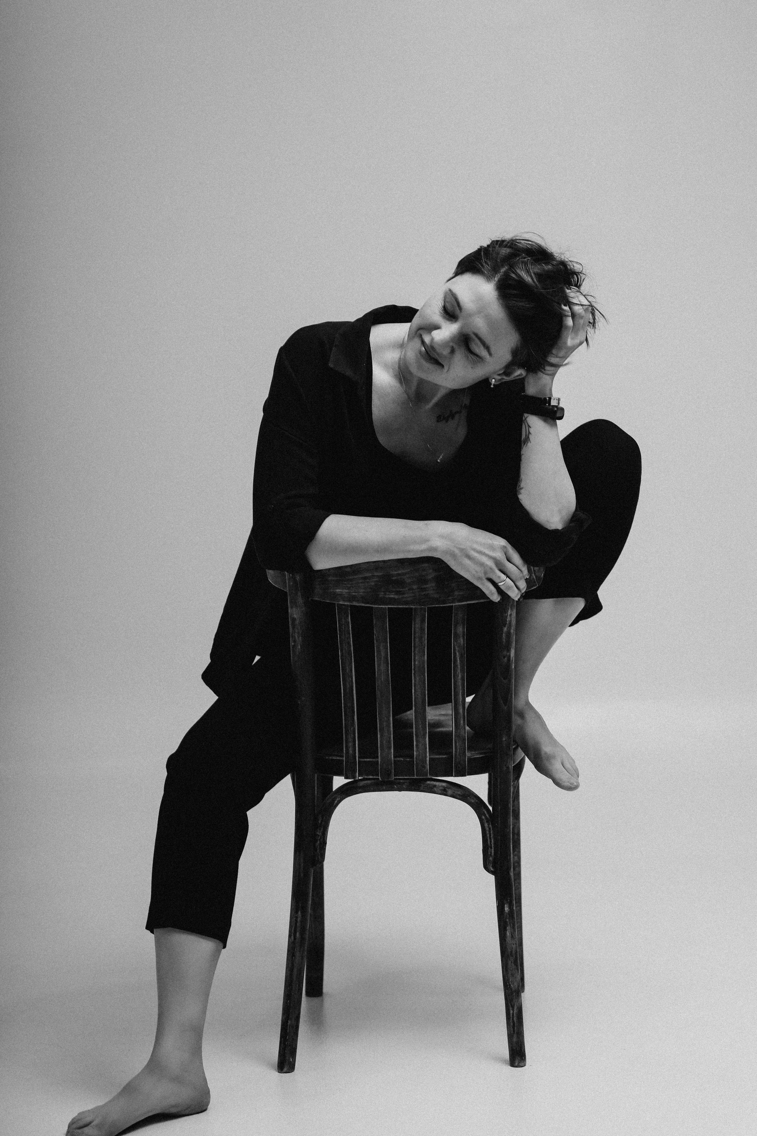 ЧБ. Фотограф в Жезказгане. Графический дизайнер