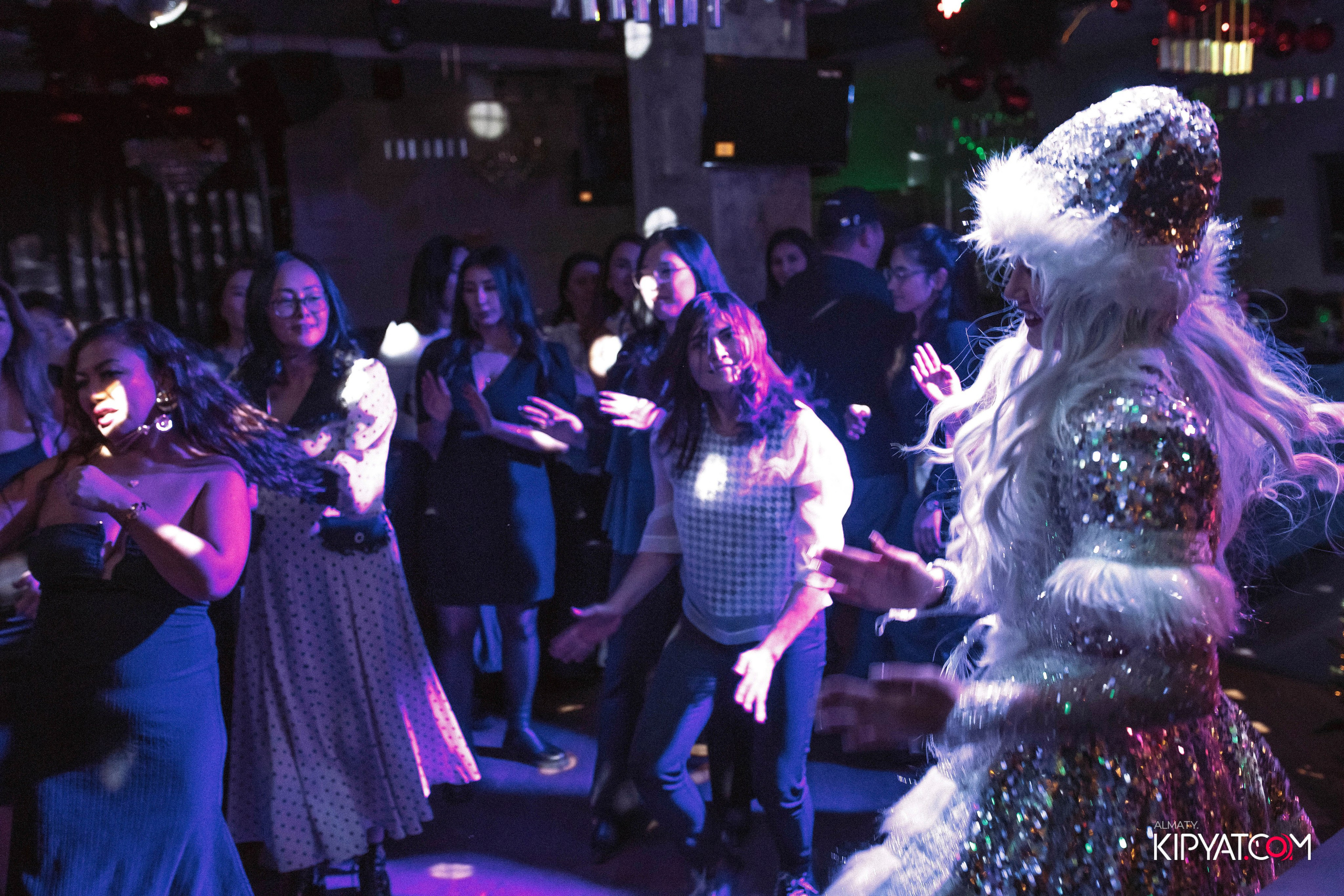 УХО И МЕДВЕДЬ НА КУРМАНГАЗЫ. КИПЯТКОМ АЛМАТЫ! Фотосъемка мероприятий в Алматы