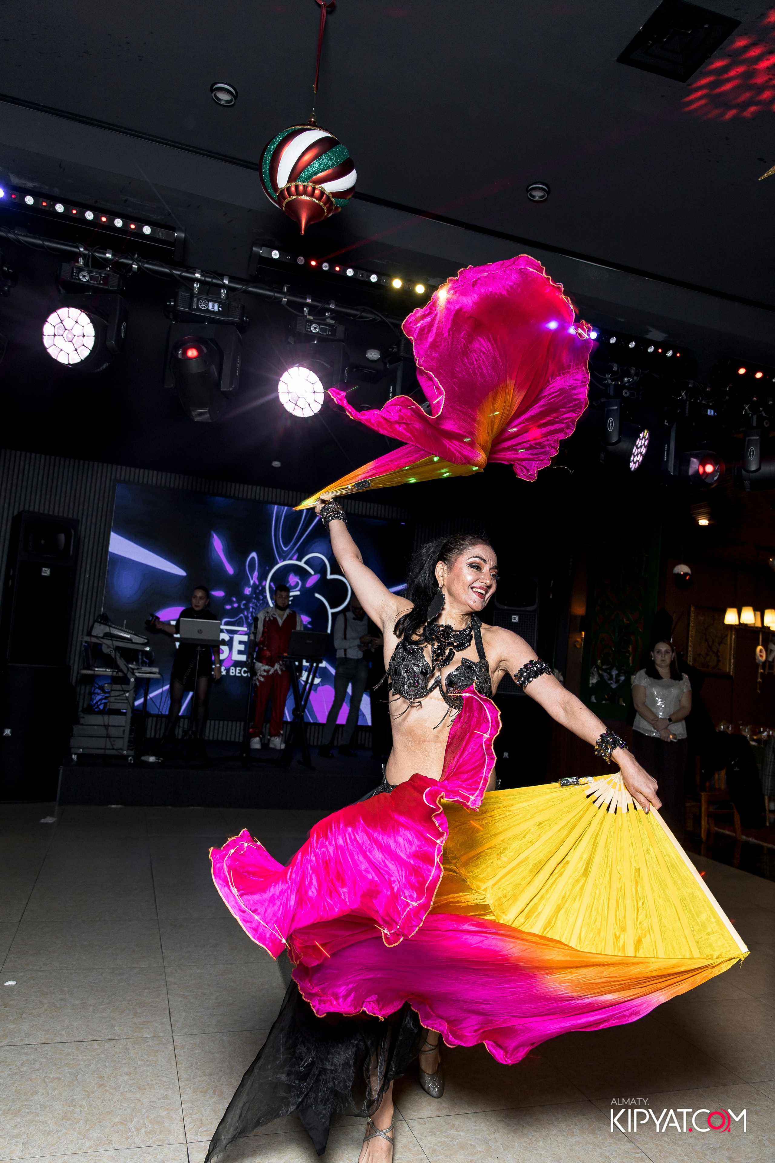 РЕСТОРАН ВЕСЕЛИДЗЕ НА ШЕВЧЕНКО. КИПЯТКОМ АЛМАТЫ! Фотосъемка мероприятий в Алматы