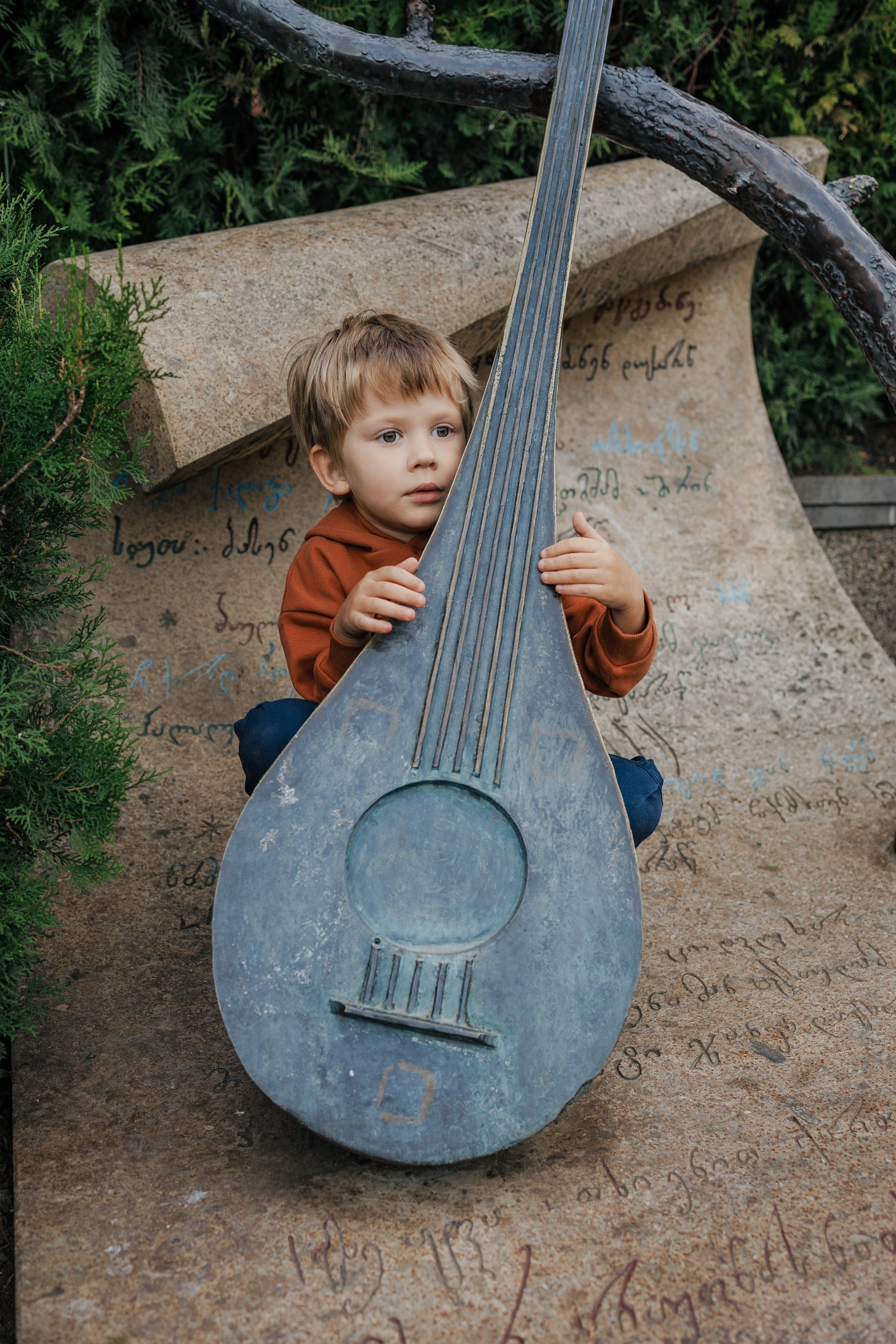Family photoshoot in Tbilisi, Georgia. Fedor Lemeshko — Destination Wedding and Family Lifestyle photographer