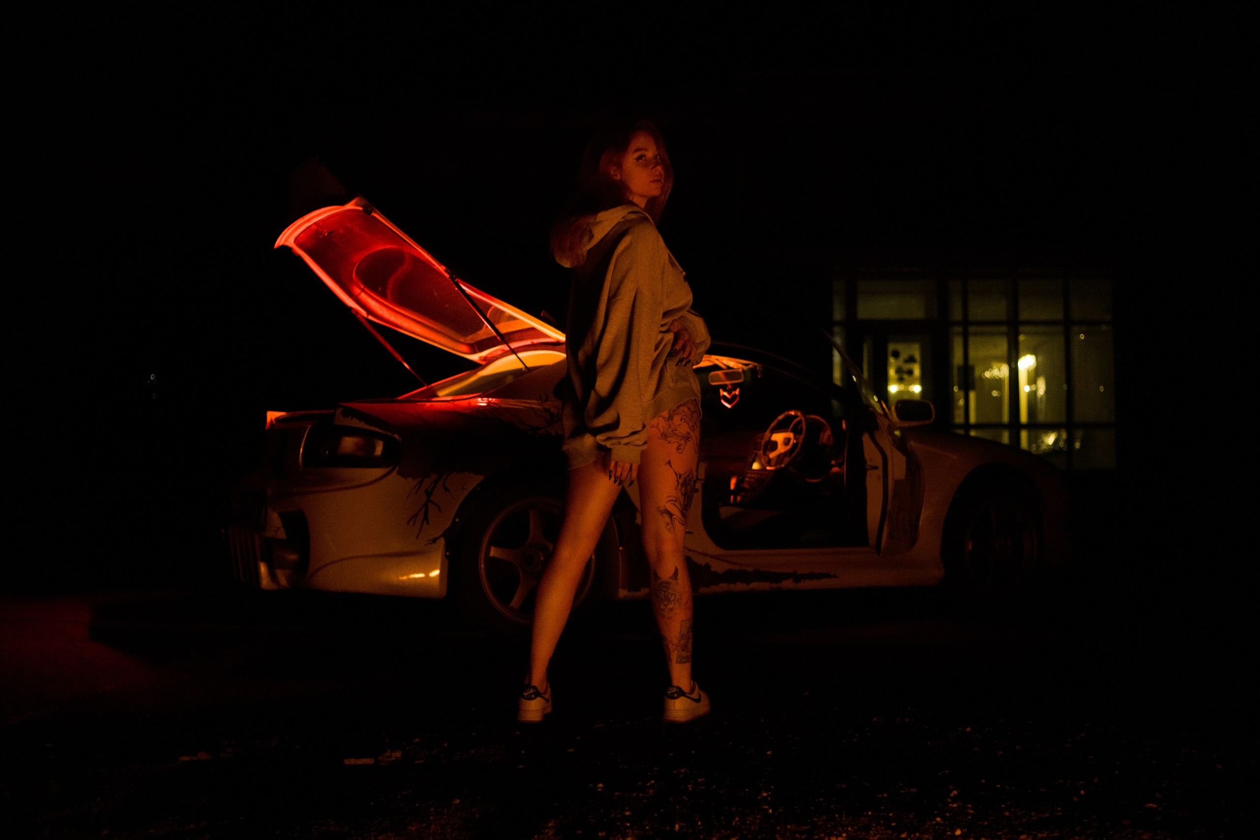 Вика и машина. Фотограф Коробова Екатерина