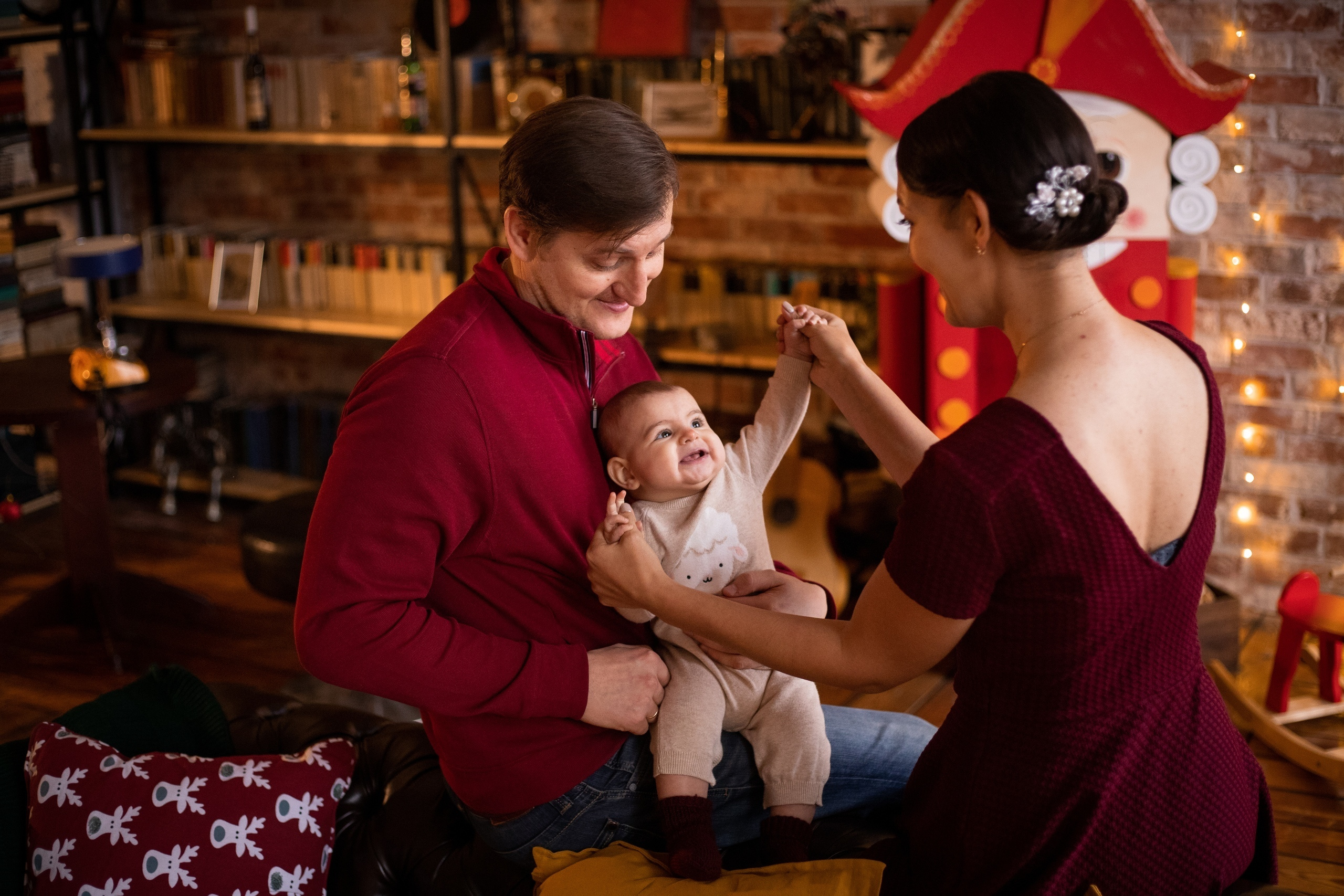 Новогодняя семейная фотосессия с новорожденным. Екатерина Новикова — семейный и свадебный фотограф. Москва, Московская