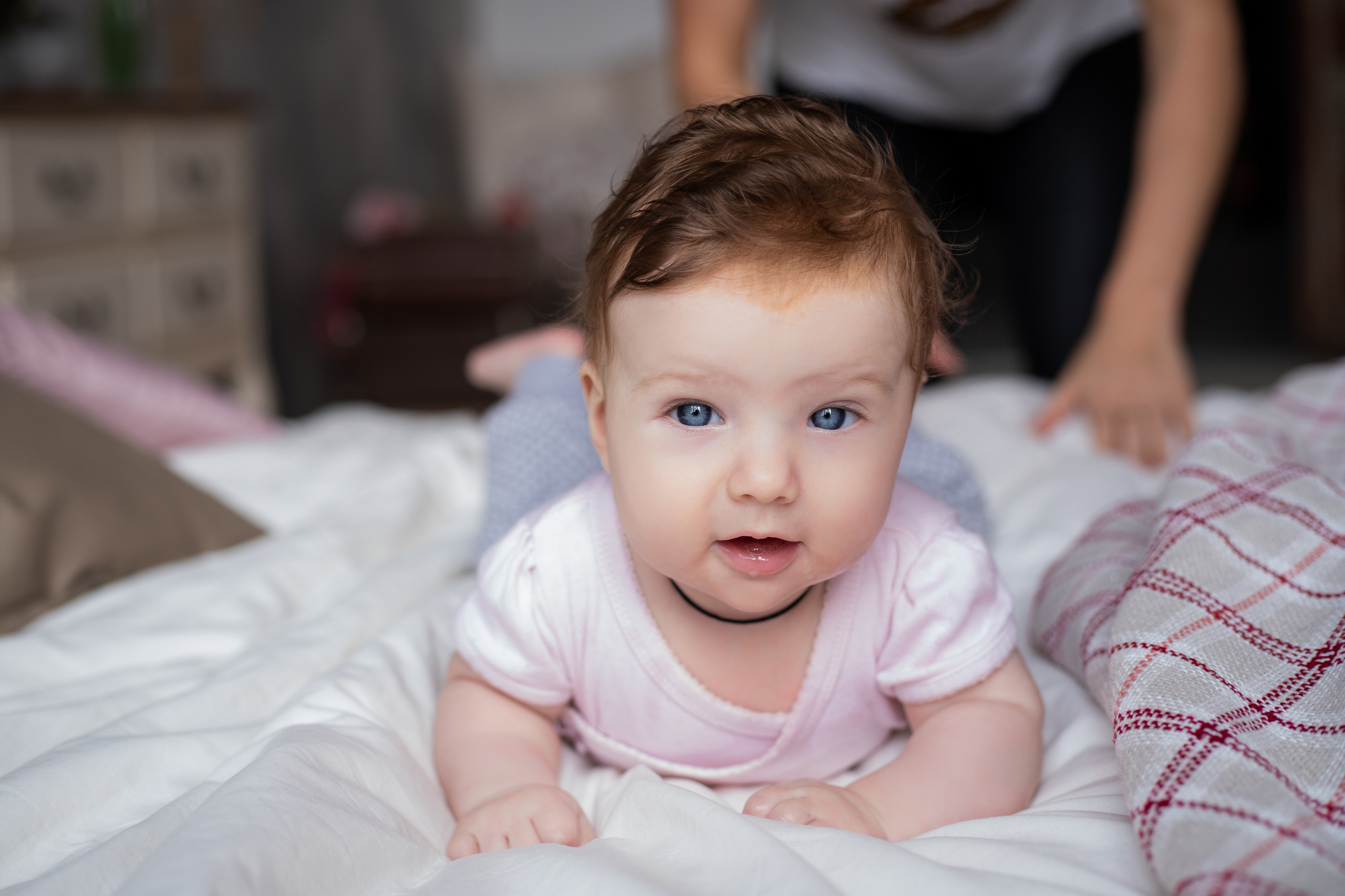 Нежная фотосессия мамы и новорожденной дочки. Екатерина Новикова — семейный и свадебный фотограф. Москва, МО