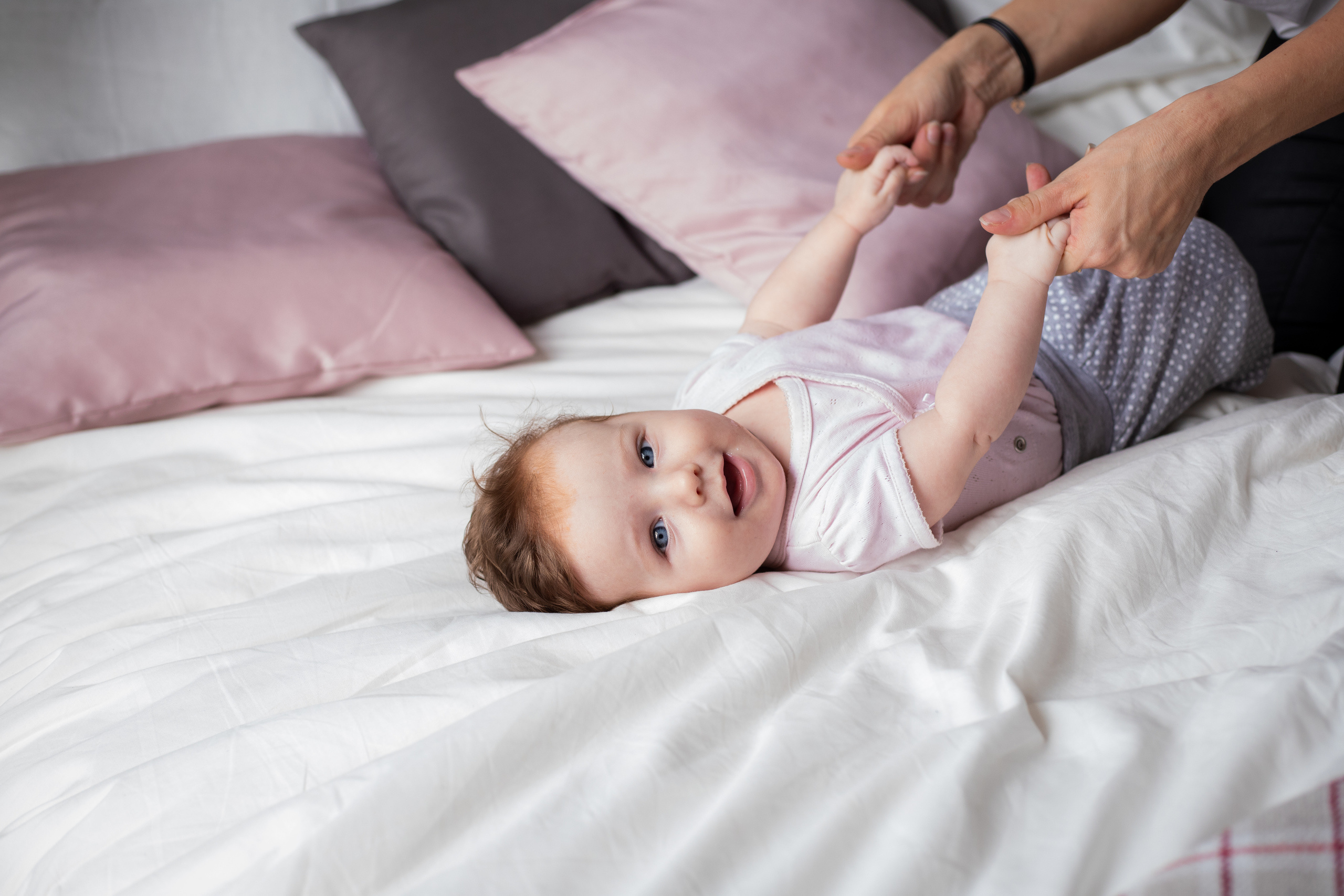 Нежная фотосессия мамы и новорожденной дочки. Екатерина Новикова — семейный и свадебный фотограф. Москва, МО