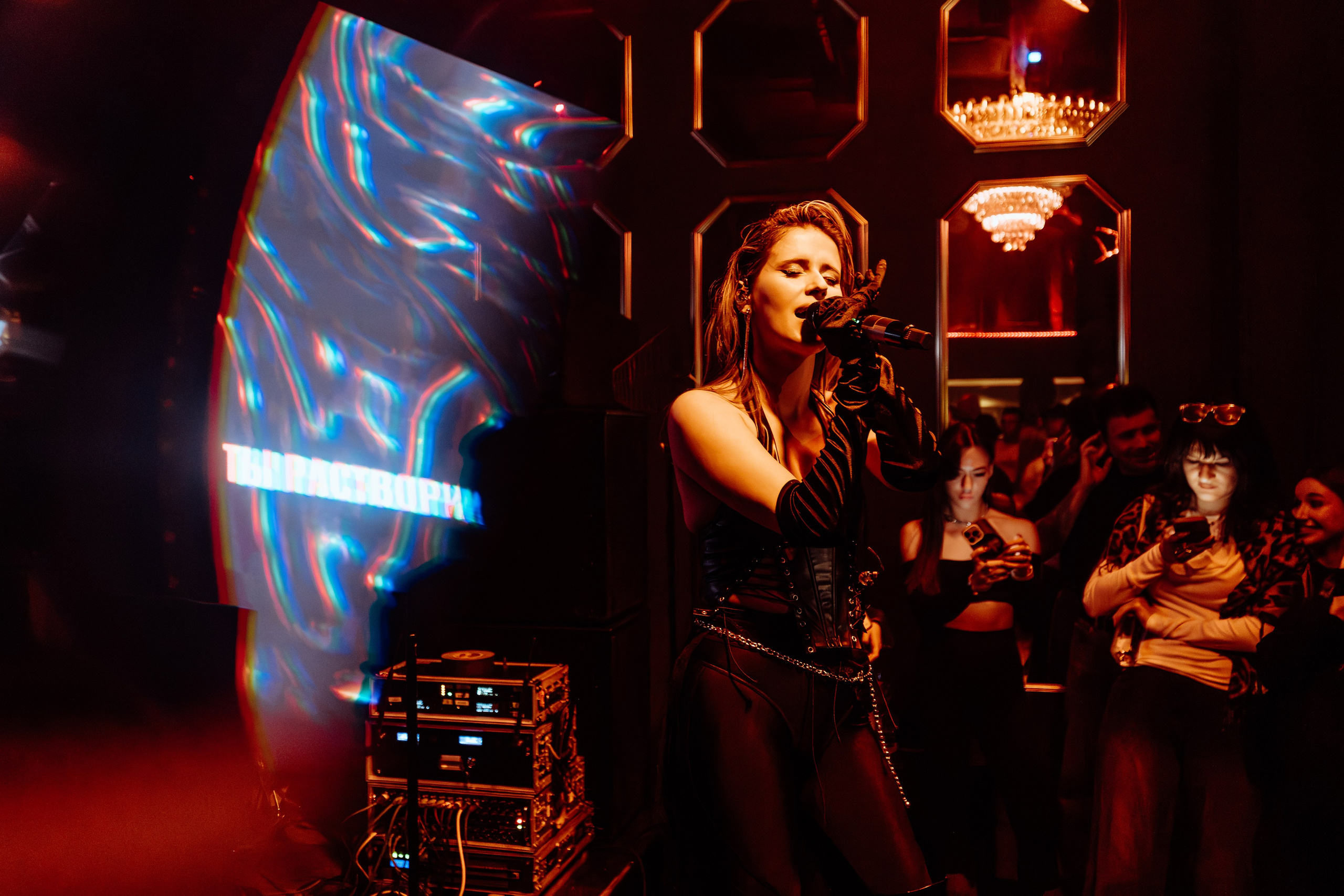 Репортжа с презинтации нового альбома певицы Elvira T — Ядовитая. Неразбитая. Никита Скрипник — ТЕАТР В СТИЛЕ ФЭШН