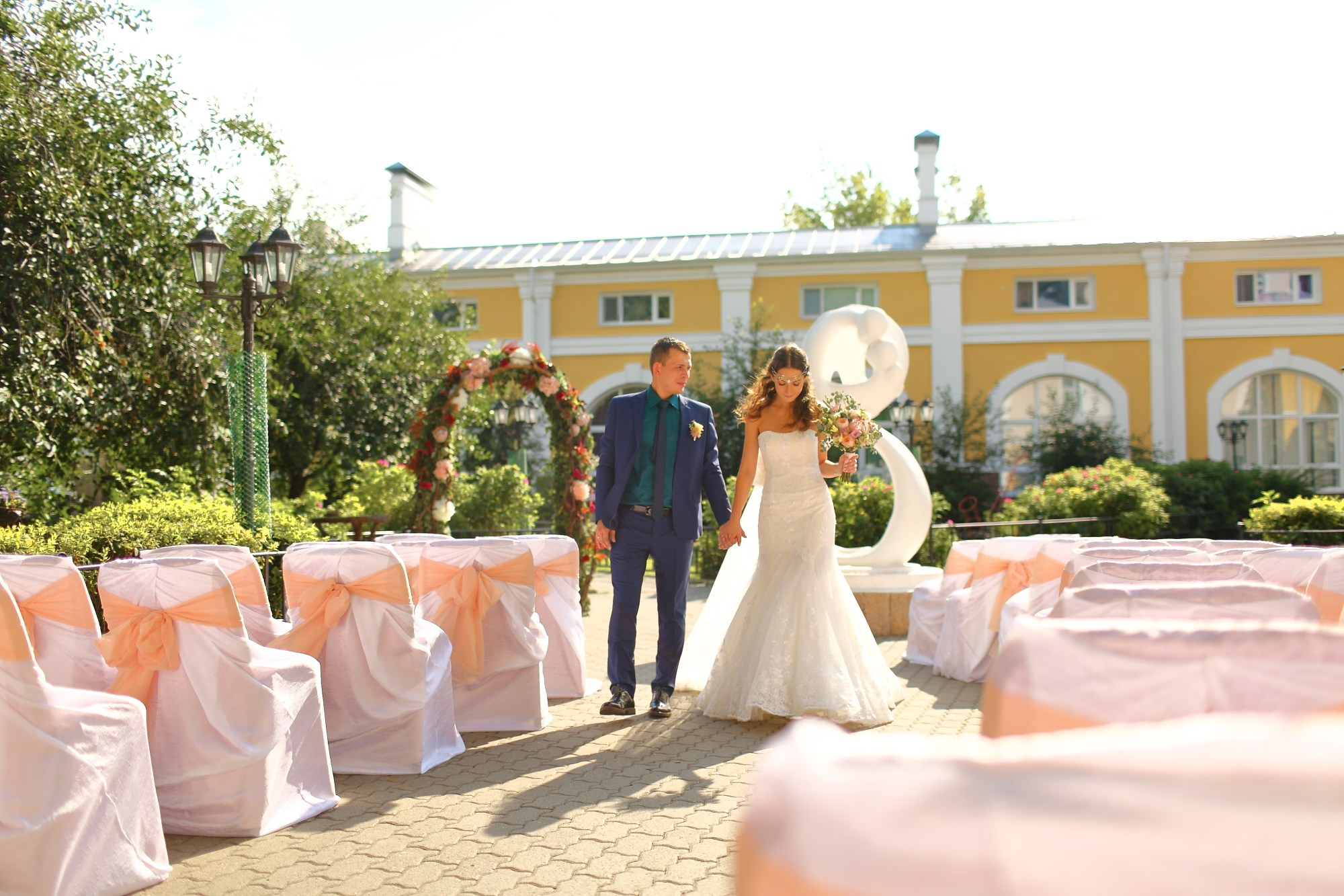 Выездная регистрация в красивом месте в Ярославле. Свадебный и репортажный фотограф в Ярославле и Санкт-Петербурге Роман Микрюков