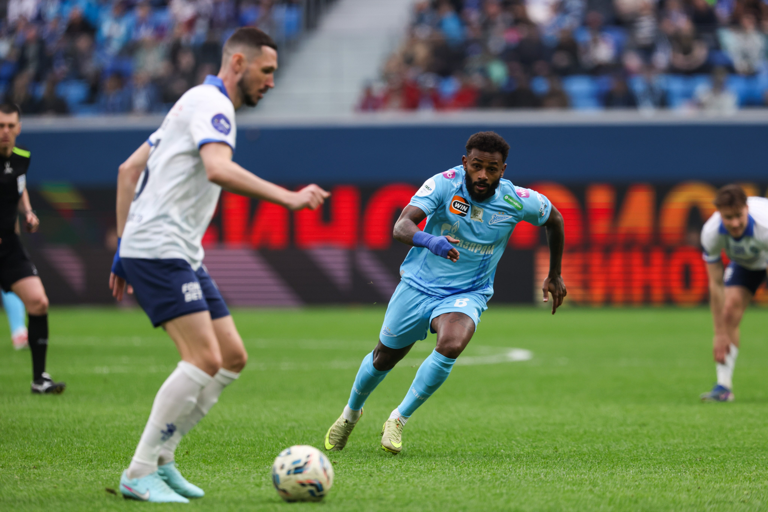 ФК «Зенит» — ФК «Крылья советов». Спортивный и репортажный фотограф Антон Тереханов