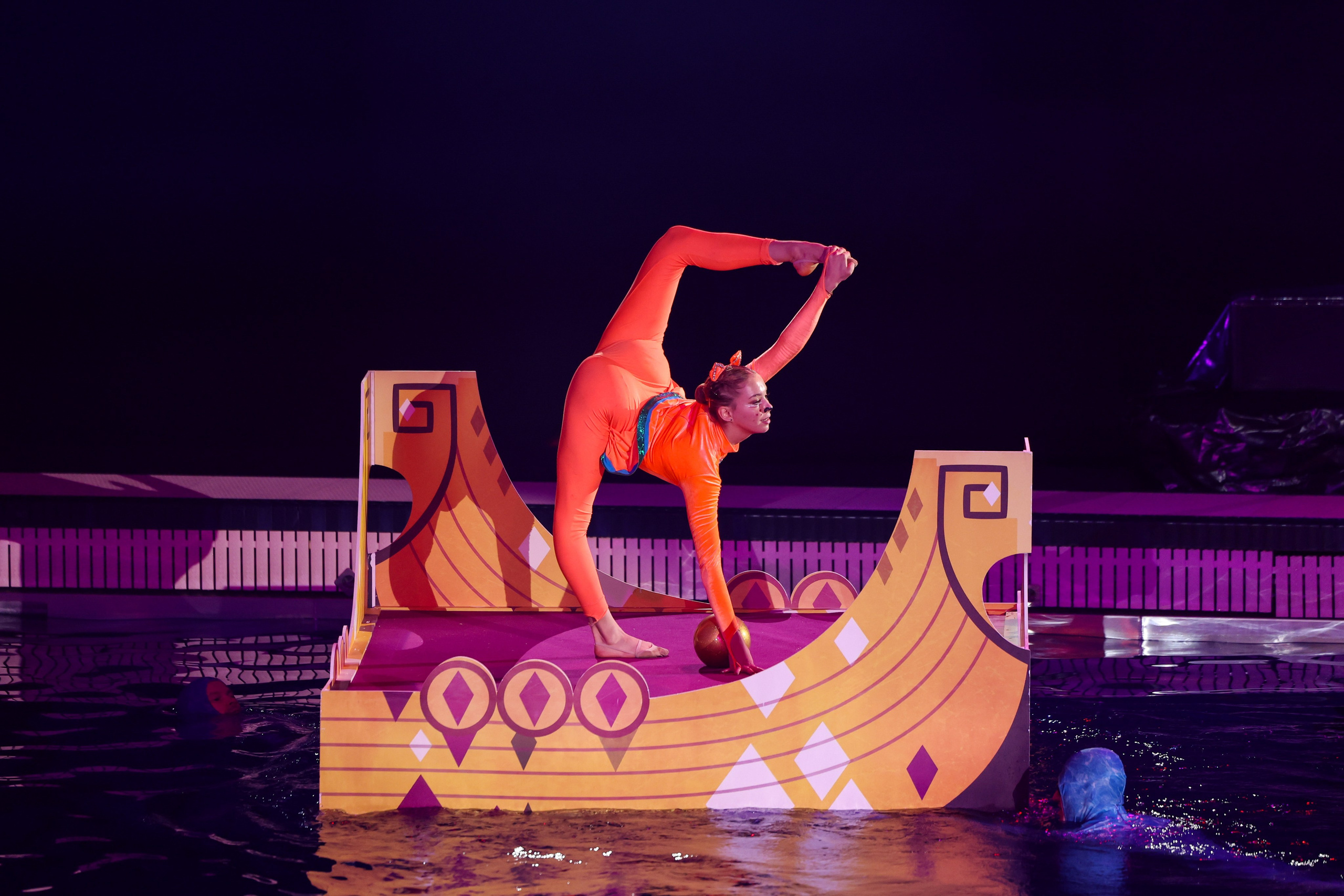 «Сказка о царе Салтане» спектакль на воде 30.12.2025. Спортивный и репортажный фотограф Антон Тереханов