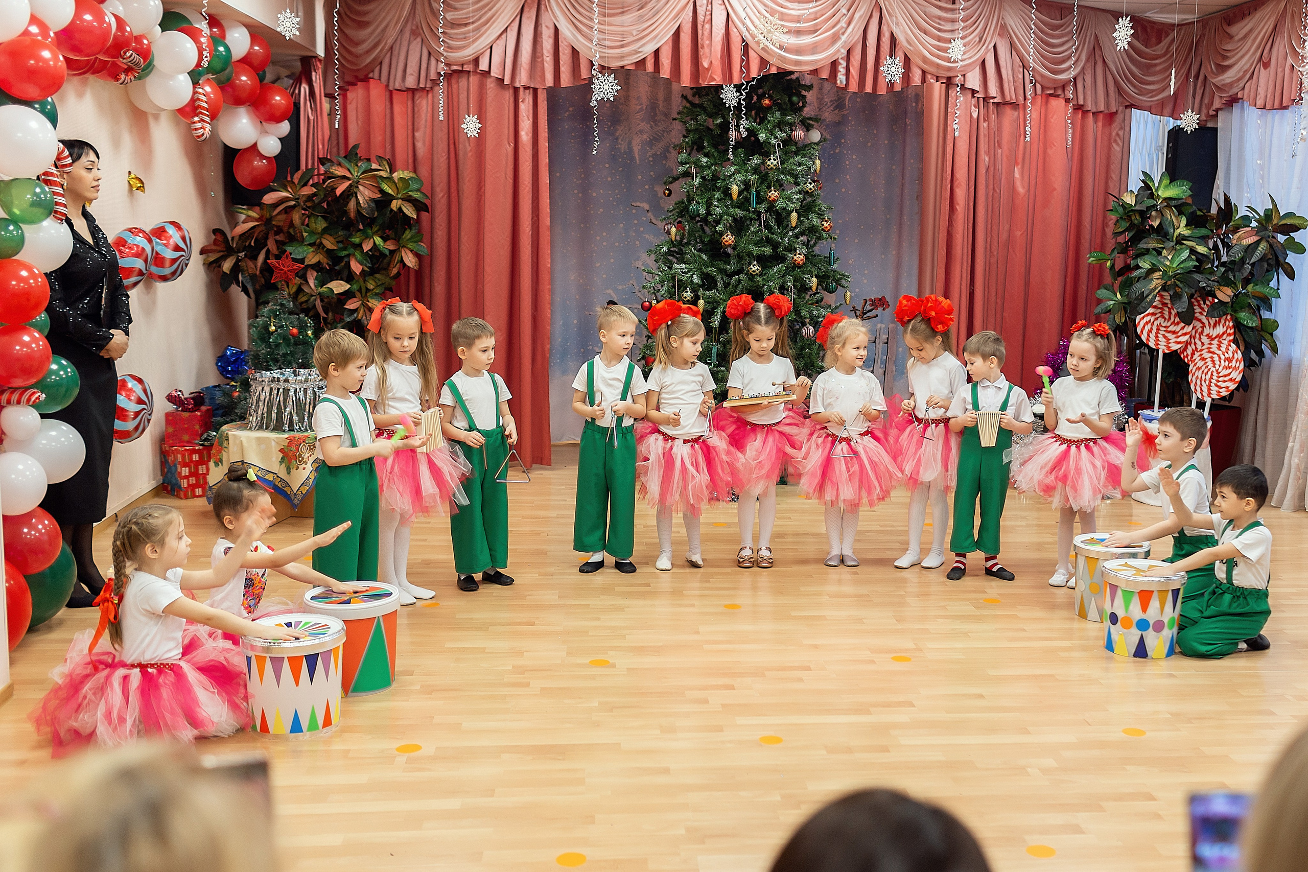 Утренник_"Карамельная фабрика» 2024. Семейный фотограф в Санкт-Петербурге