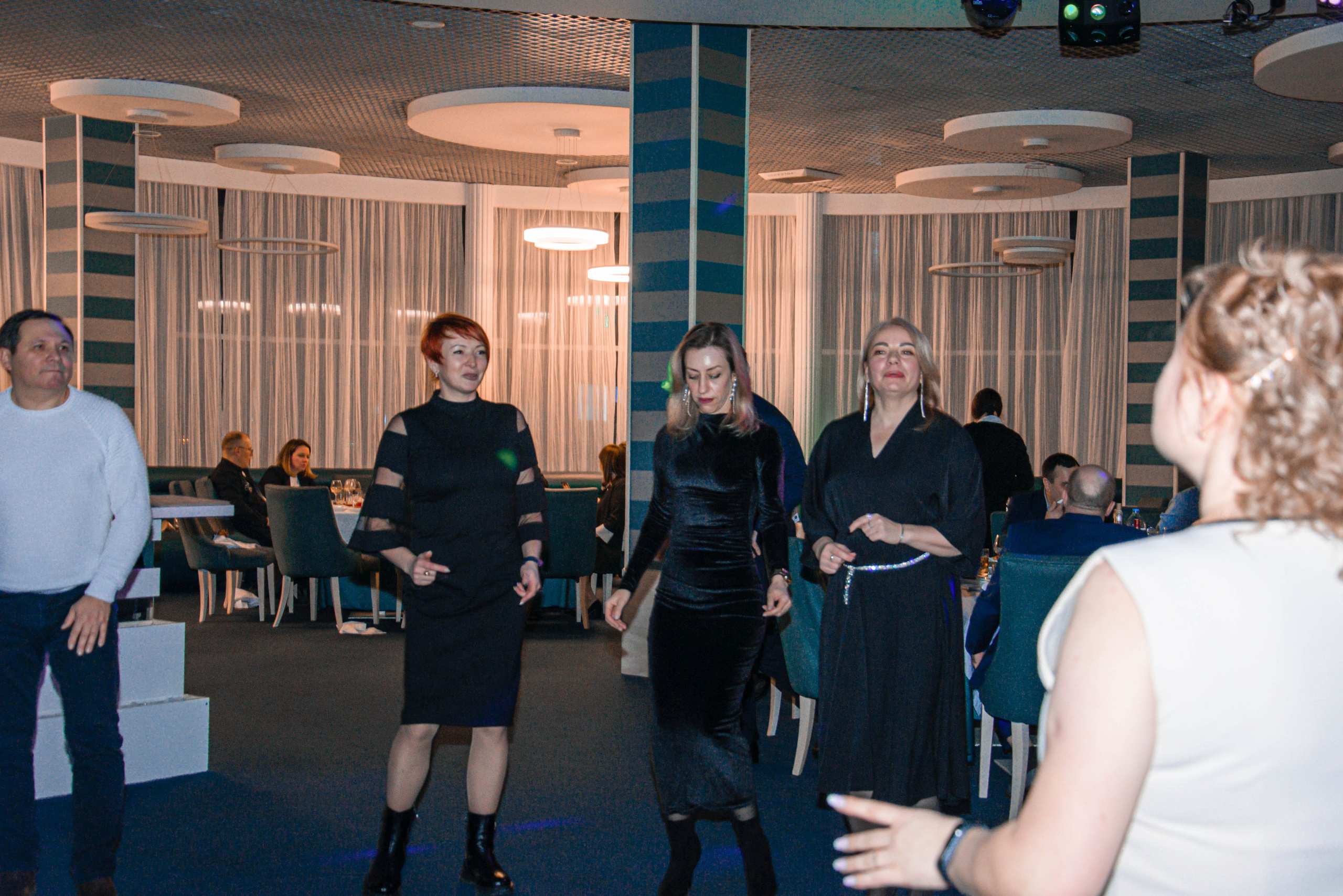 Корпоратив. Женский фотограф в Людиново и Киров