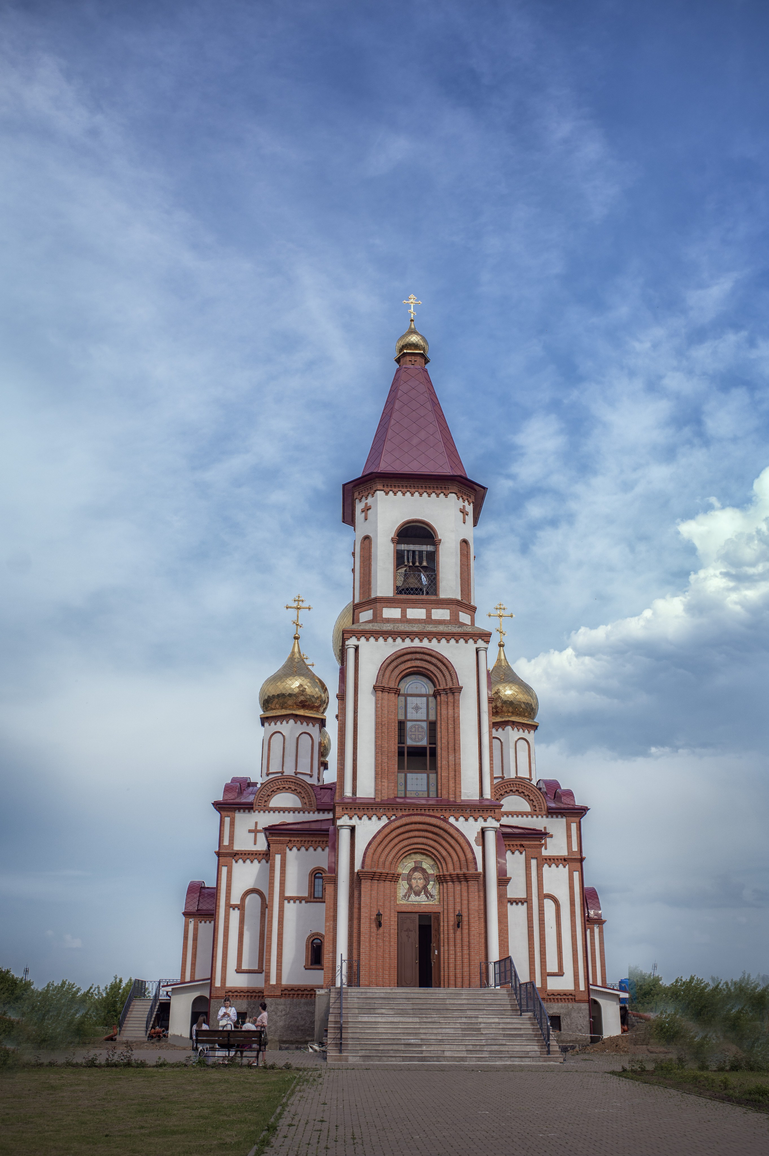 Крещение Василисы в храме исповедников и новомучеников Российских. Фотографы крещения/венчания  Красноярск Татьяна и Вячеслав Переваловы