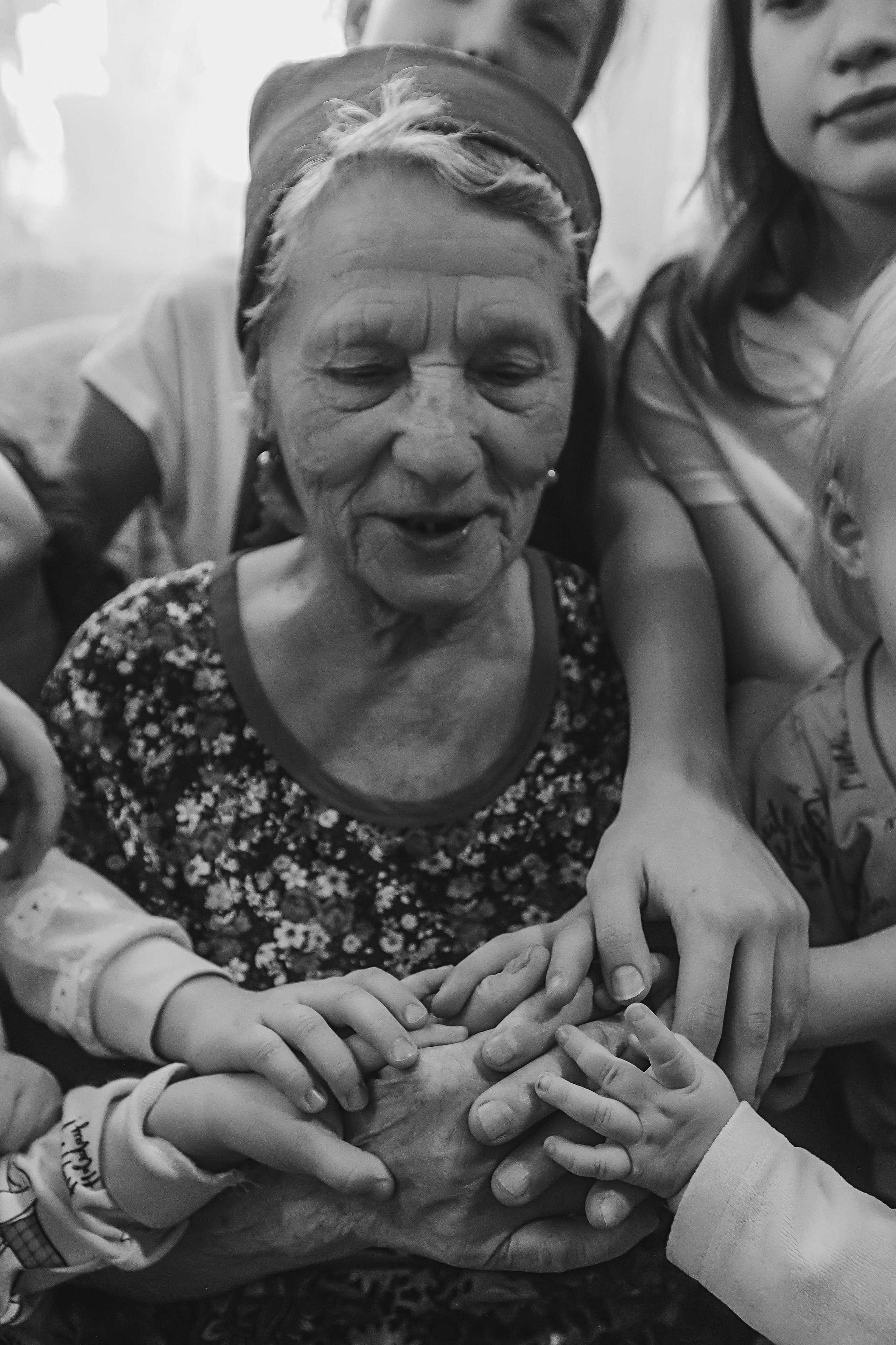 Большая семья репортаж. Семейный фотограф Тюмень, фотограф на роды Салмина Мария