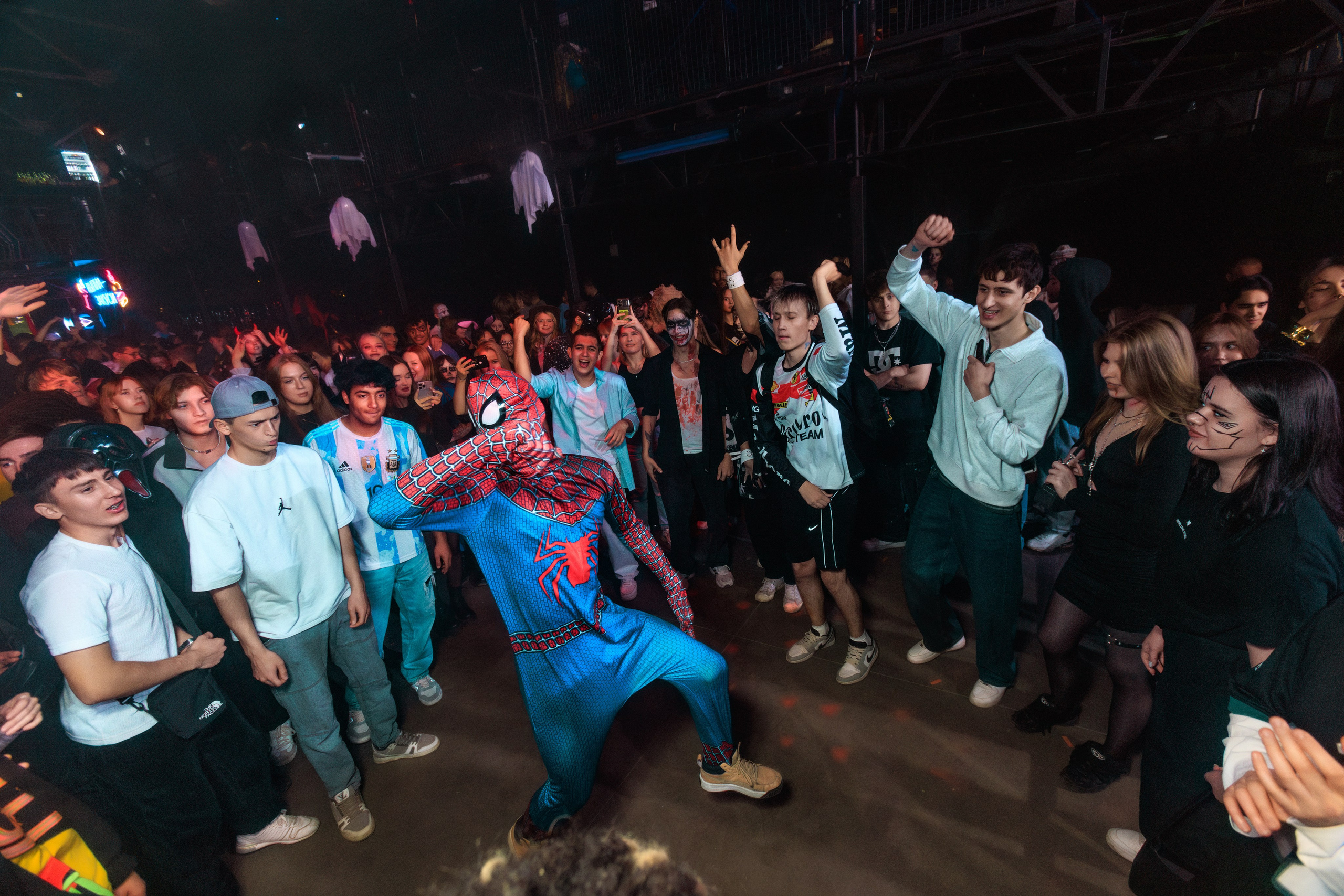 Halloween Svoboda Rave. Репортажный фотограф Екатеринбург | Яркий, качественный репортаж | Концерты, клубы, репортаж, праздники, корпоративы