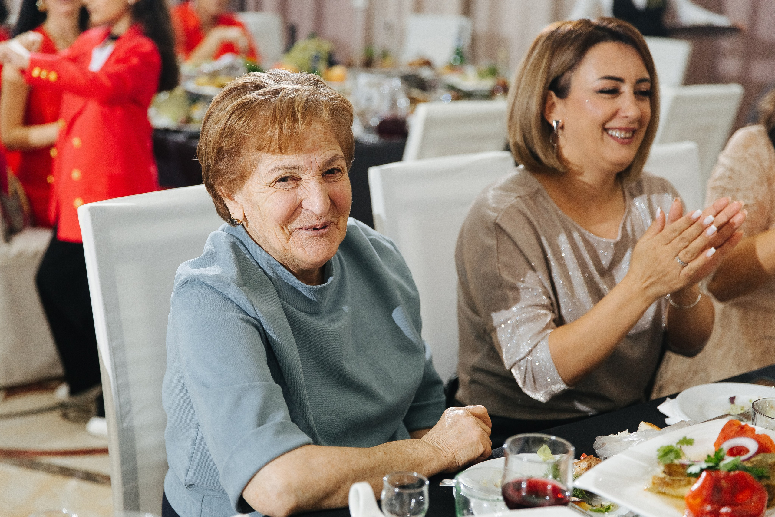 Ани и Назели. 35&5 День рождения, «Янтарь». Фотограф в Красноярске Надежда Воскресенская
