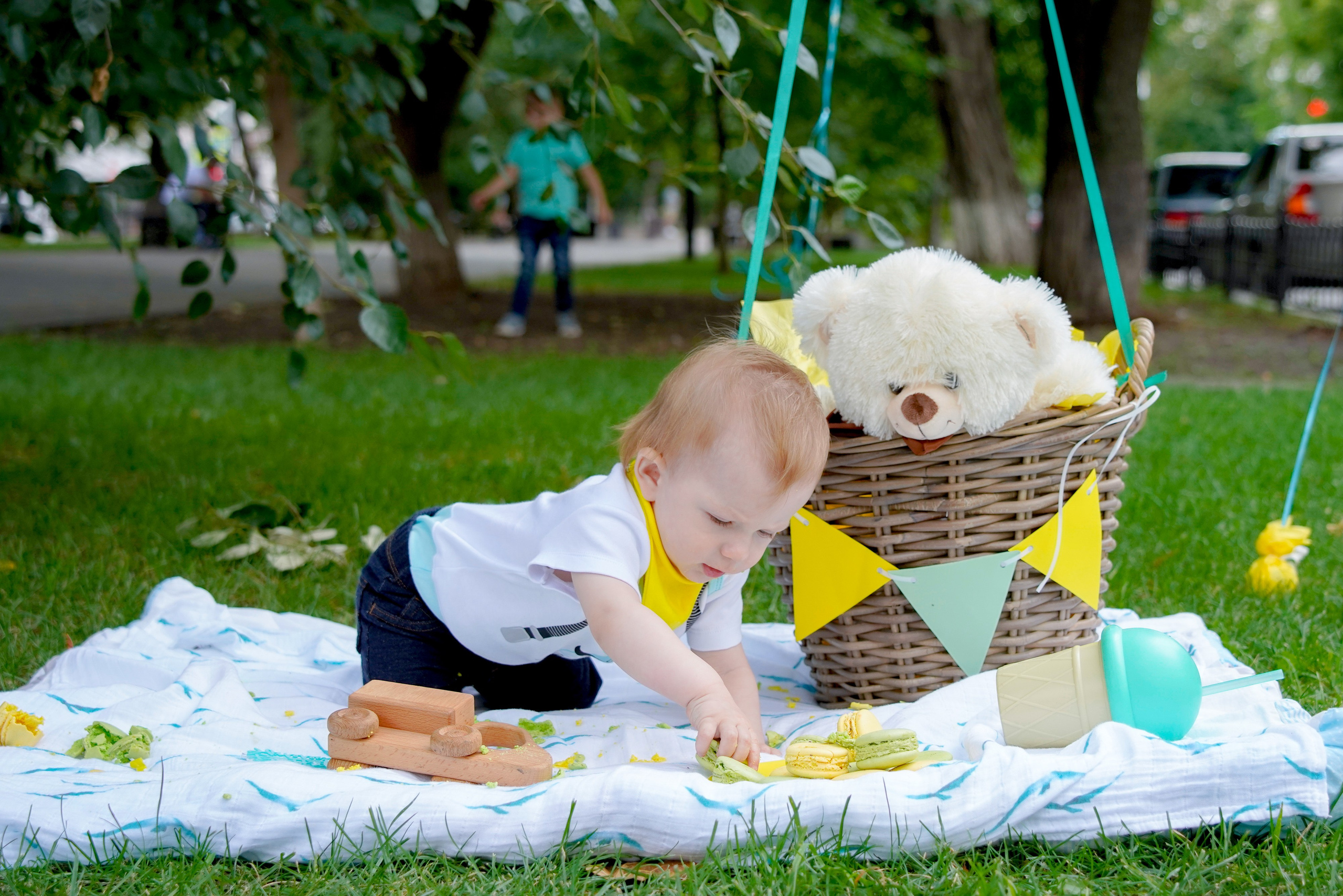 1 год)). Max Matvich and Victoria Basova are professionals in their field