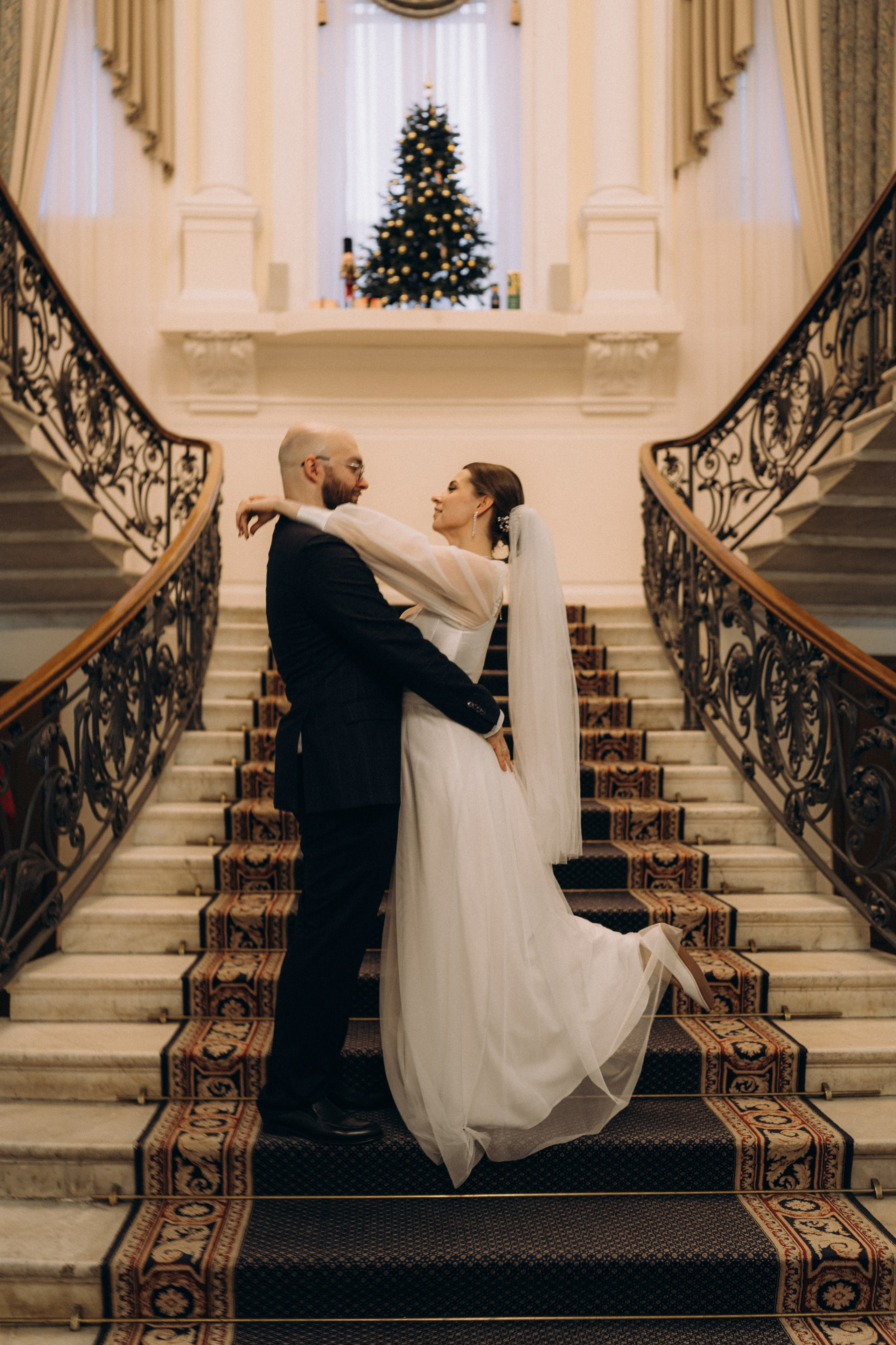 СВАДЕБНАЯ СЬЕМКА ВО ВТОРОМ ДВОРЦЕ (ДЕКАБРЬ) ТАКЖЕ СЬЕМКА В СТУДИИ НА ЧЕРНЫШЕВСКОЙ. Профессиональный фотограф, Санкт-Петербург — Виктория Богомолова