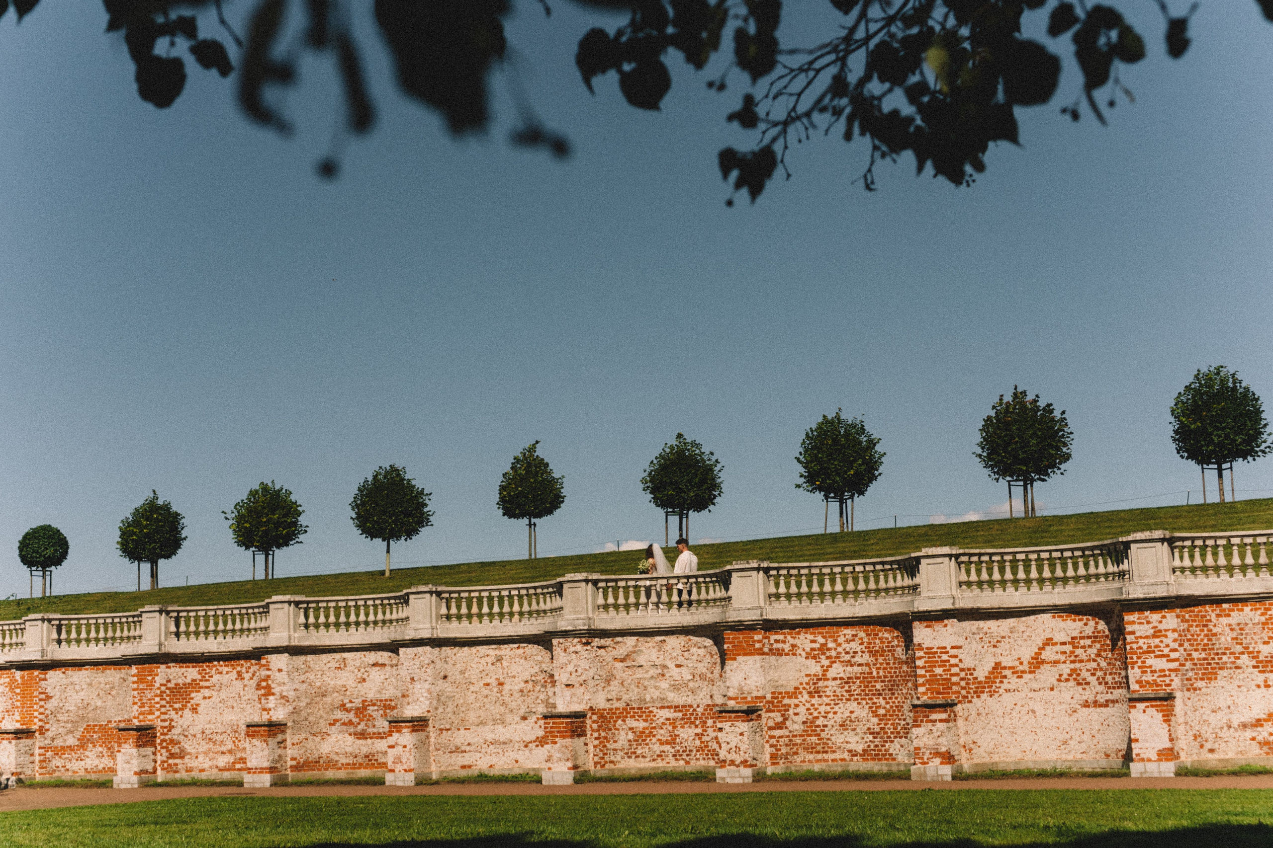 СВАДЕБНАЯ СЬЕМКА В ПЕТЕРГОФЕ И СЬЕМКА РЕПОРТАЖА В ЗАГСЕ ПЕТЕРГОФА. Профессиональный фотограф, Санкт-Петербург — Виктория Богомолова