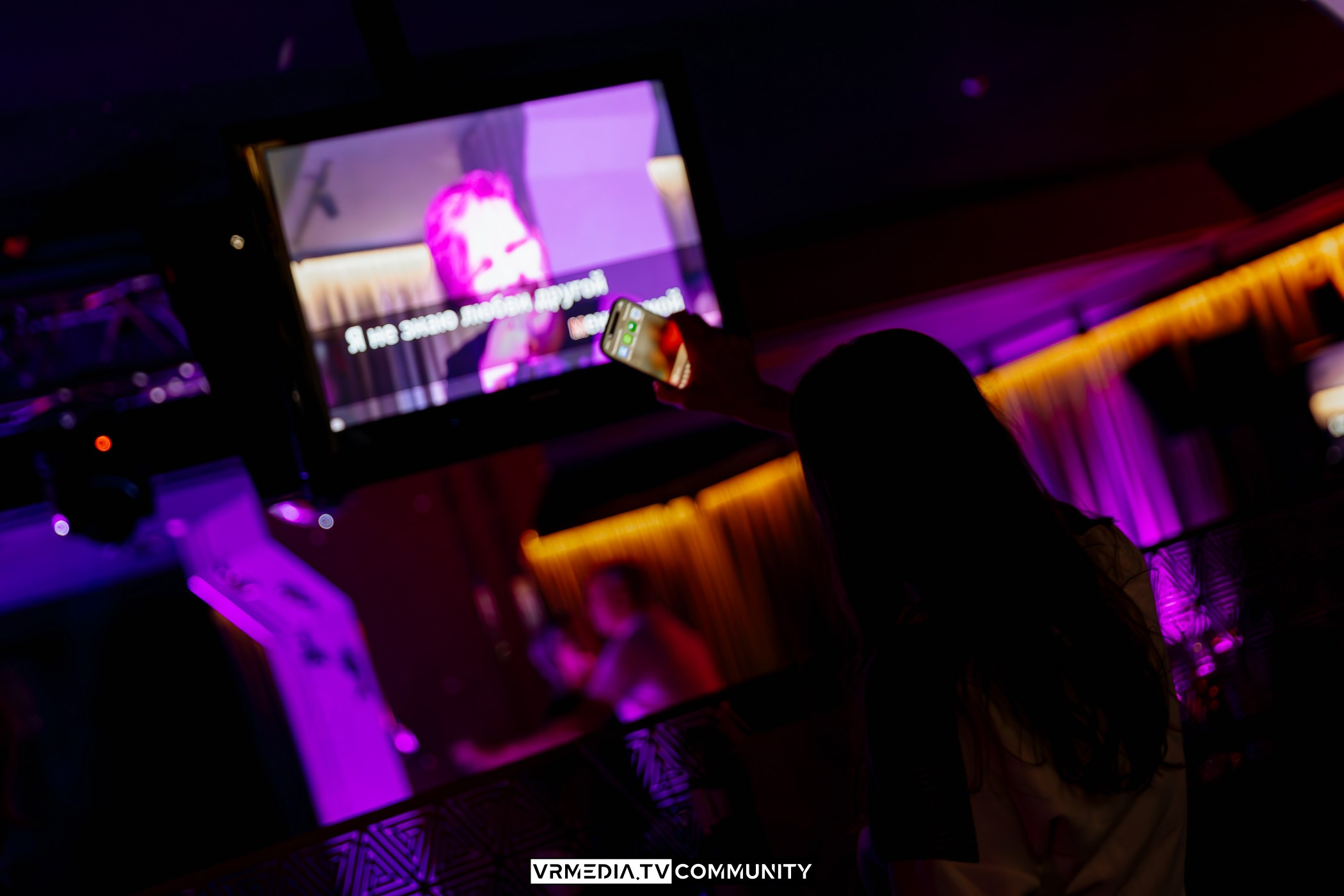 Караоке-бар «Volna»: Friends day или день дружбана