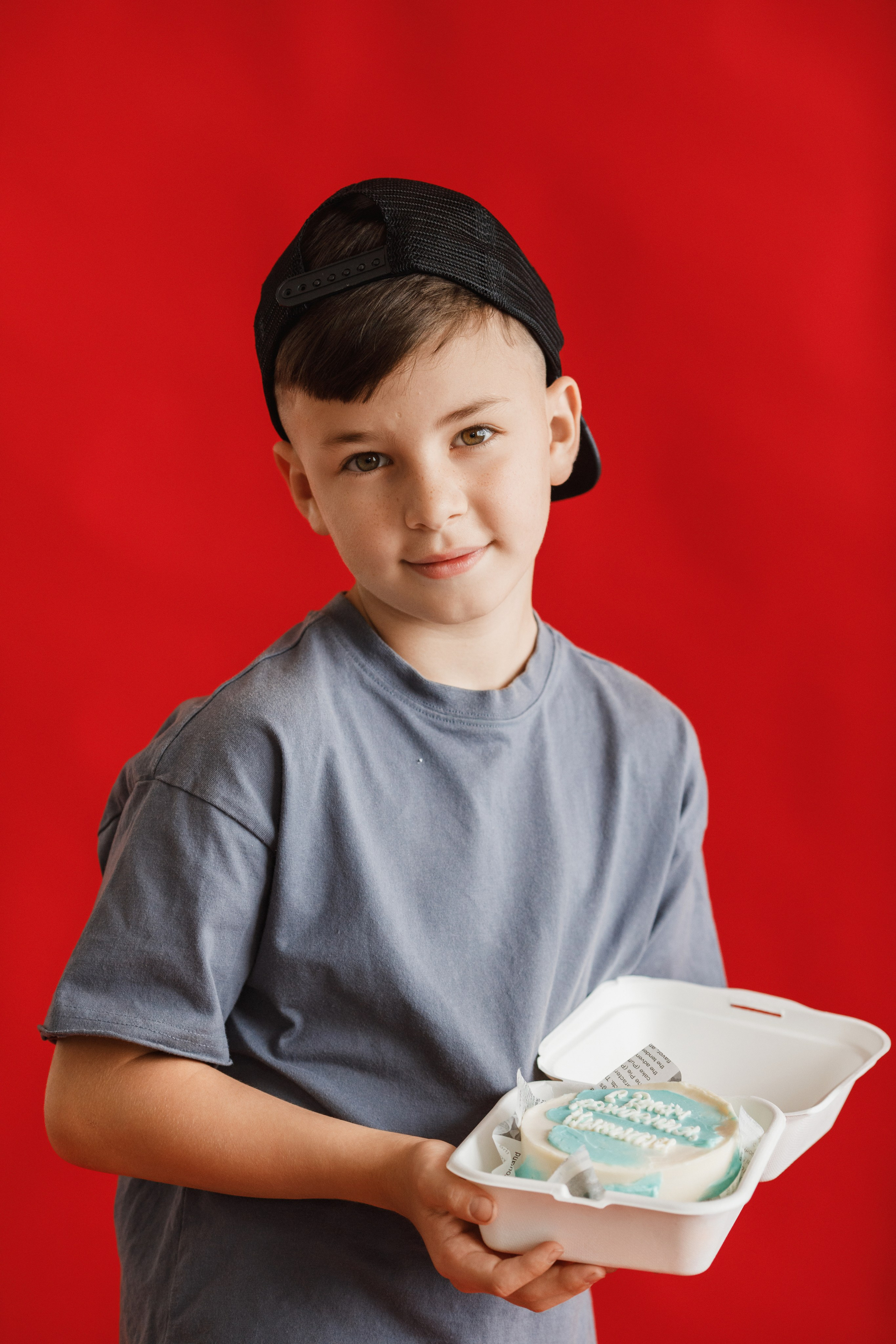 Семейная фотосессия с бенто-тортом. Фотограф во Владикавказе Юрий Геворгизов