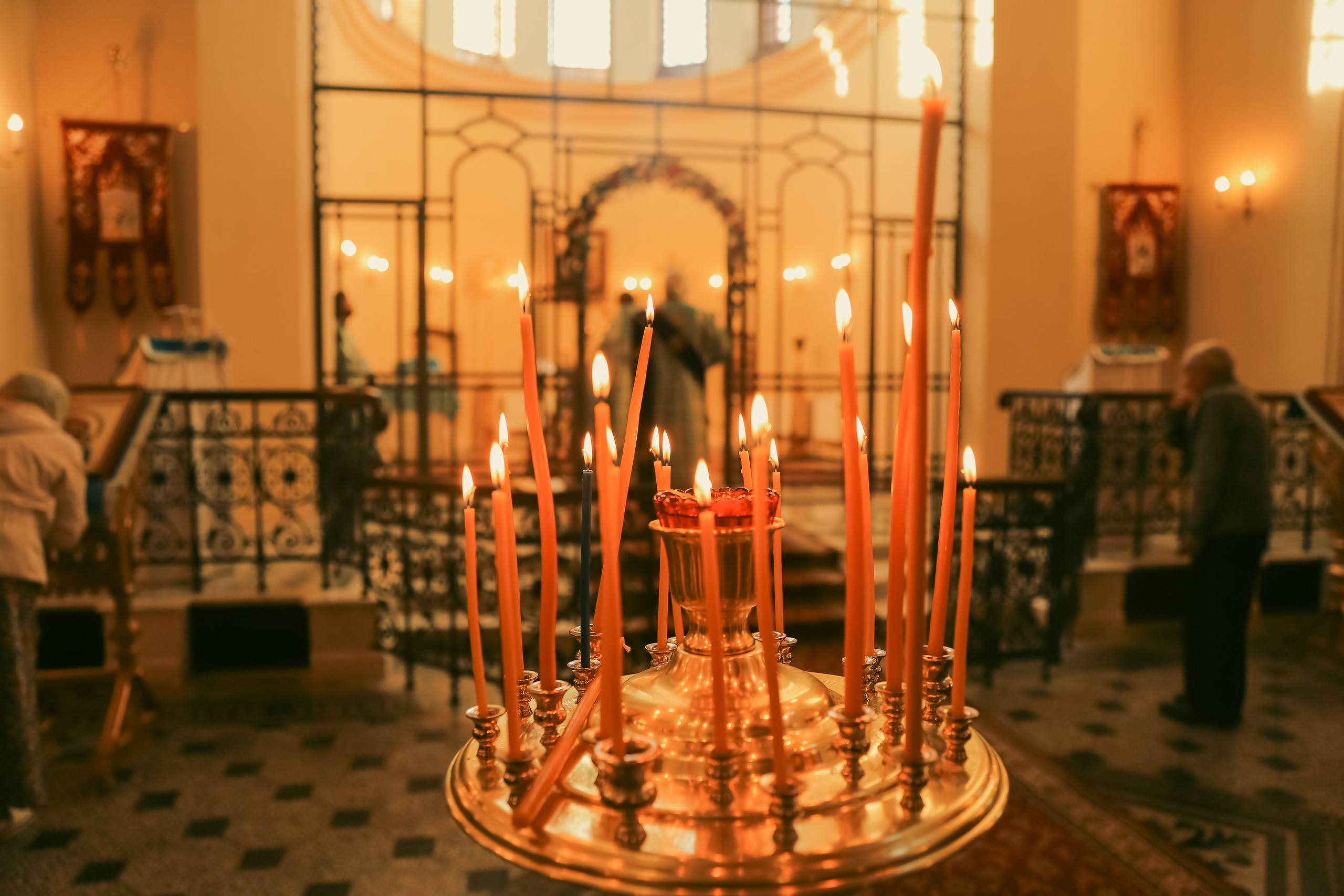 Служба в церкви