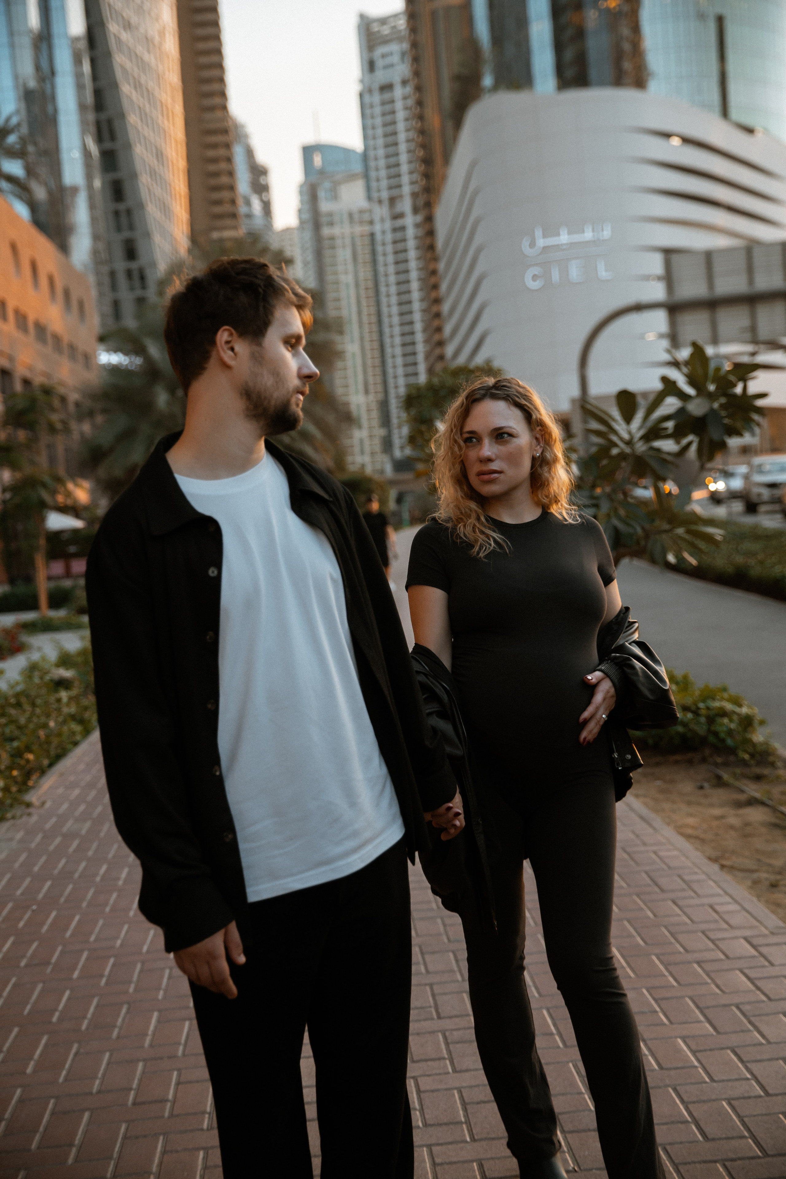 Street Style pregnancy. Валерия Солнцева свадебный и семейный фотограф