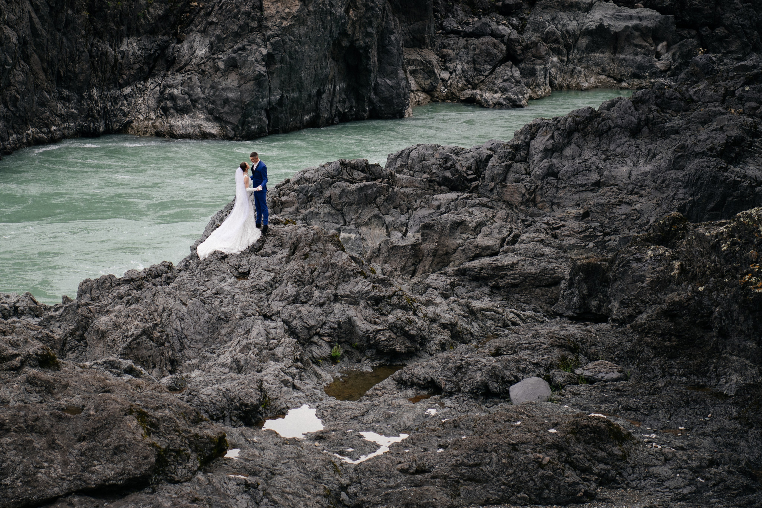 alt="Свадебный фотограф в Барнауле"