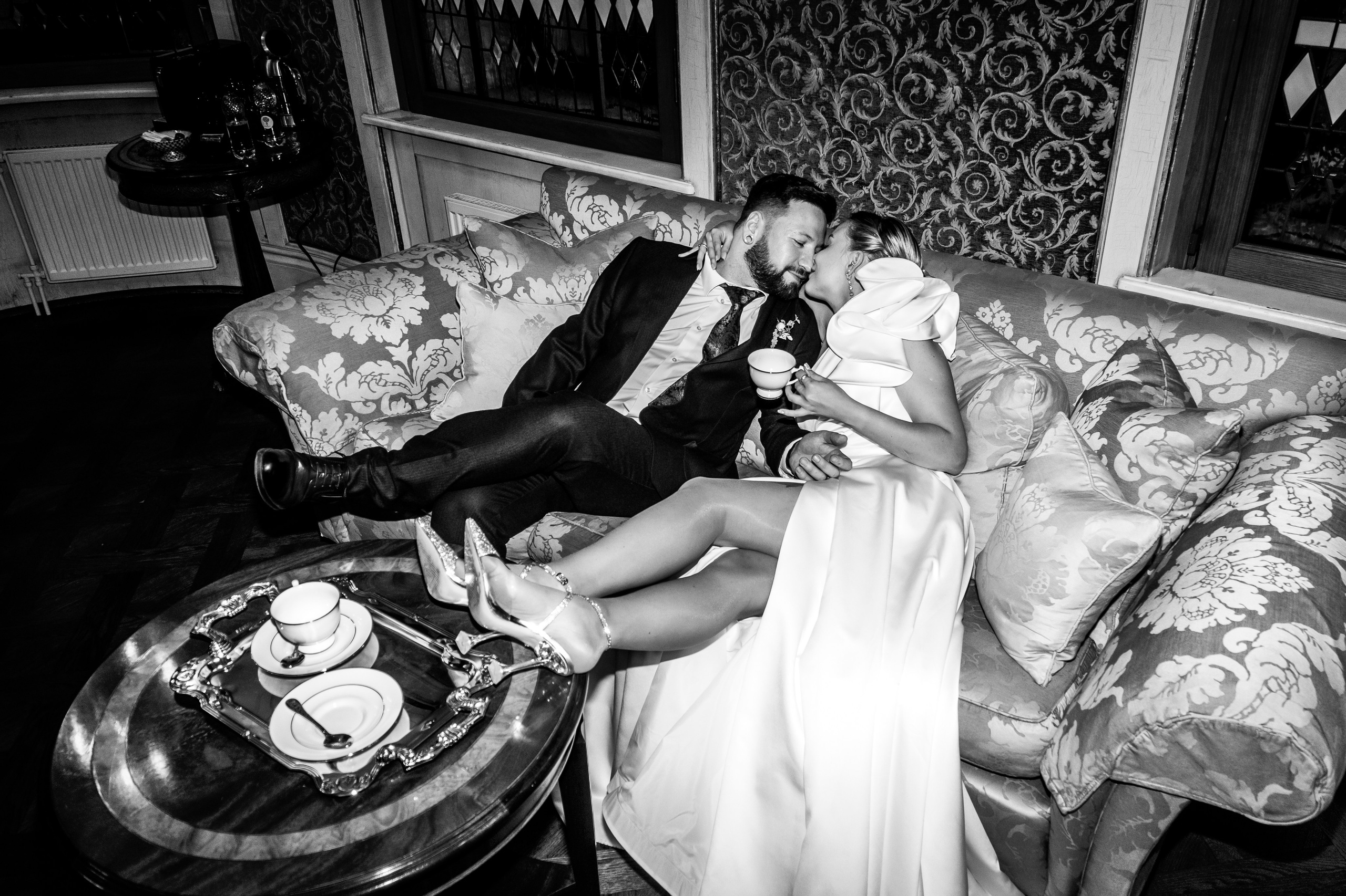 Свадебная фотосессия в фотостудии с видом на Петербург. Портретный и репортажный фотограф в Санкт-Петербурге | Валерия Кайряк